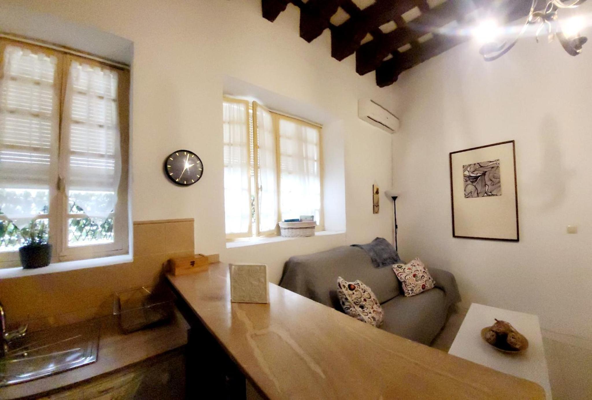 One-Bedroom Apartment - Photo 6
