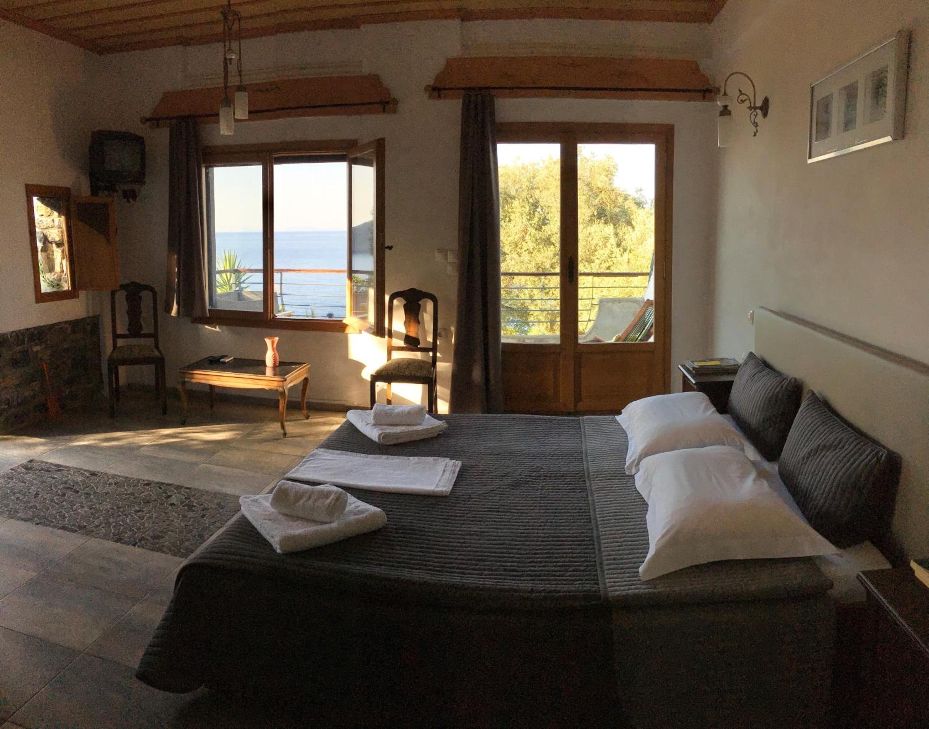 Studio with Balcony photo 3