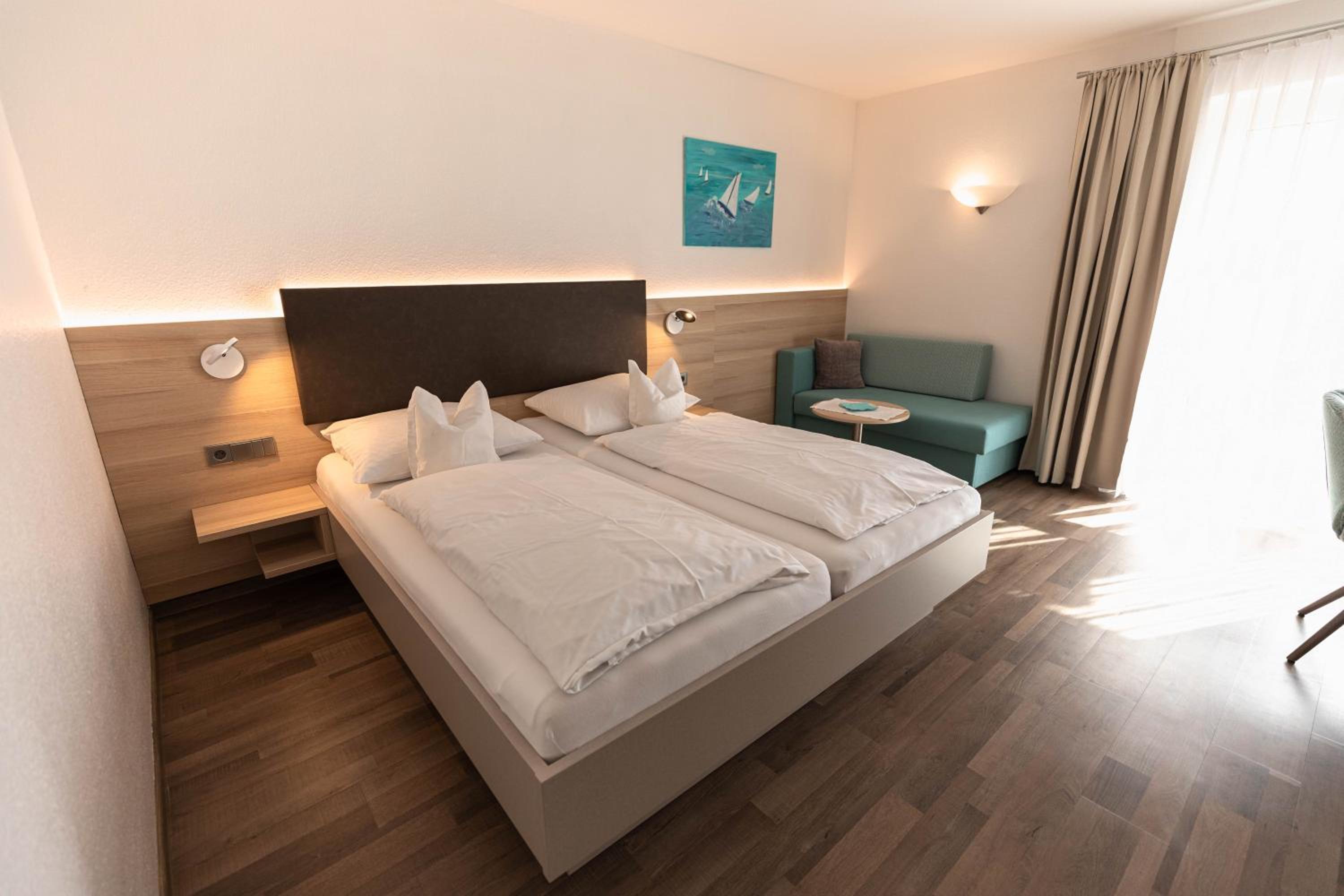 Large Double Room photo 2