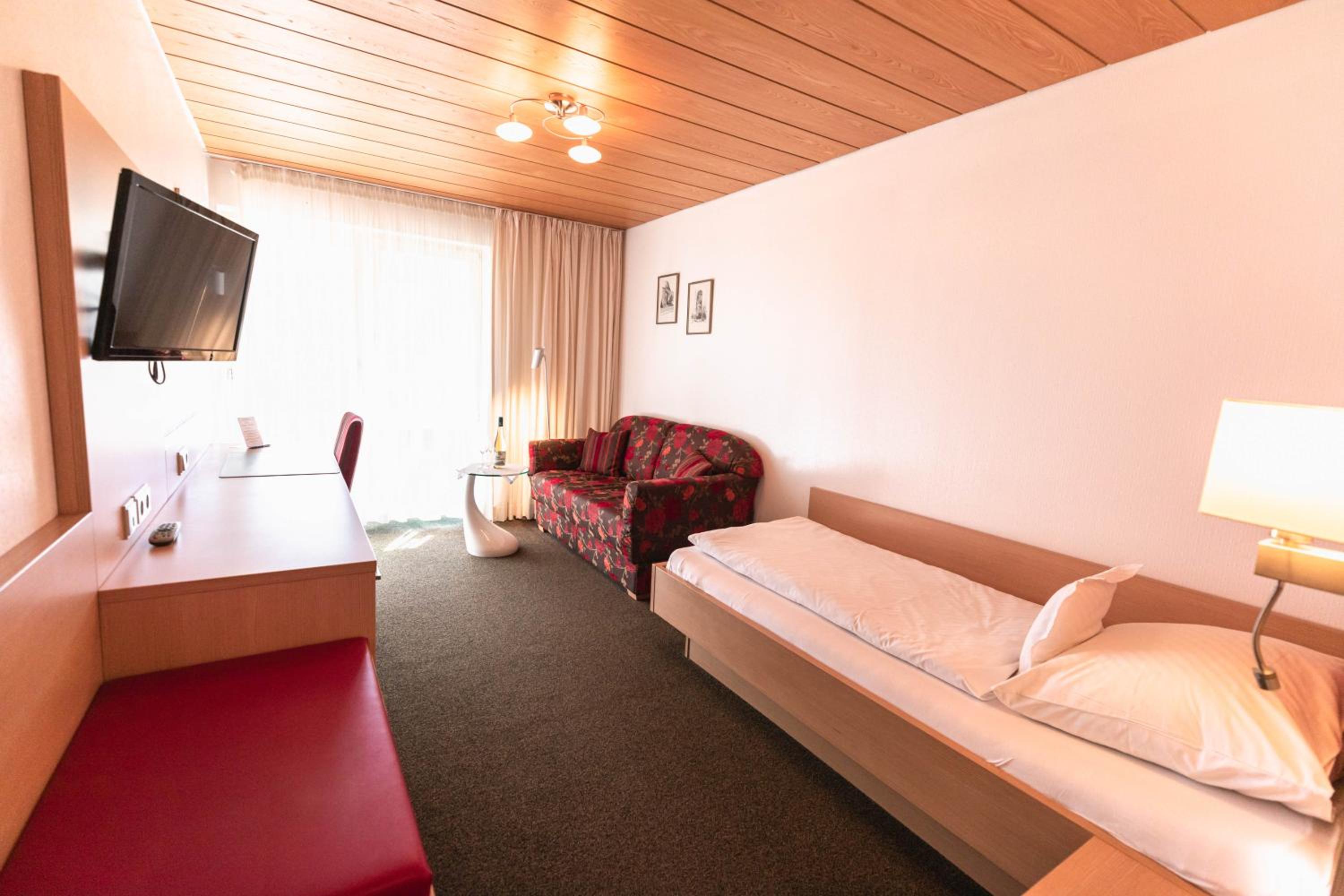 Budget Twin Room photo 2