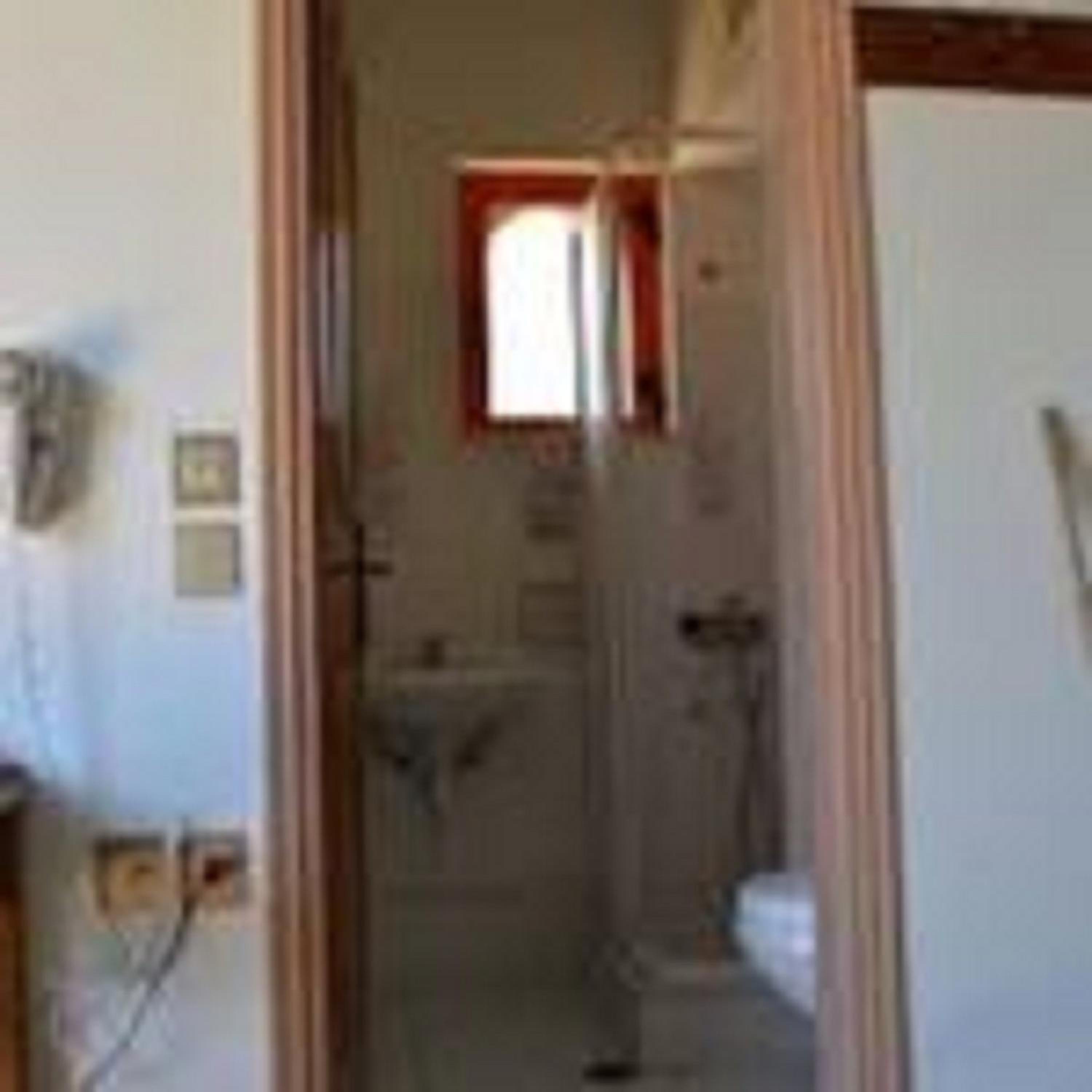 Basic Triple Room photo 2