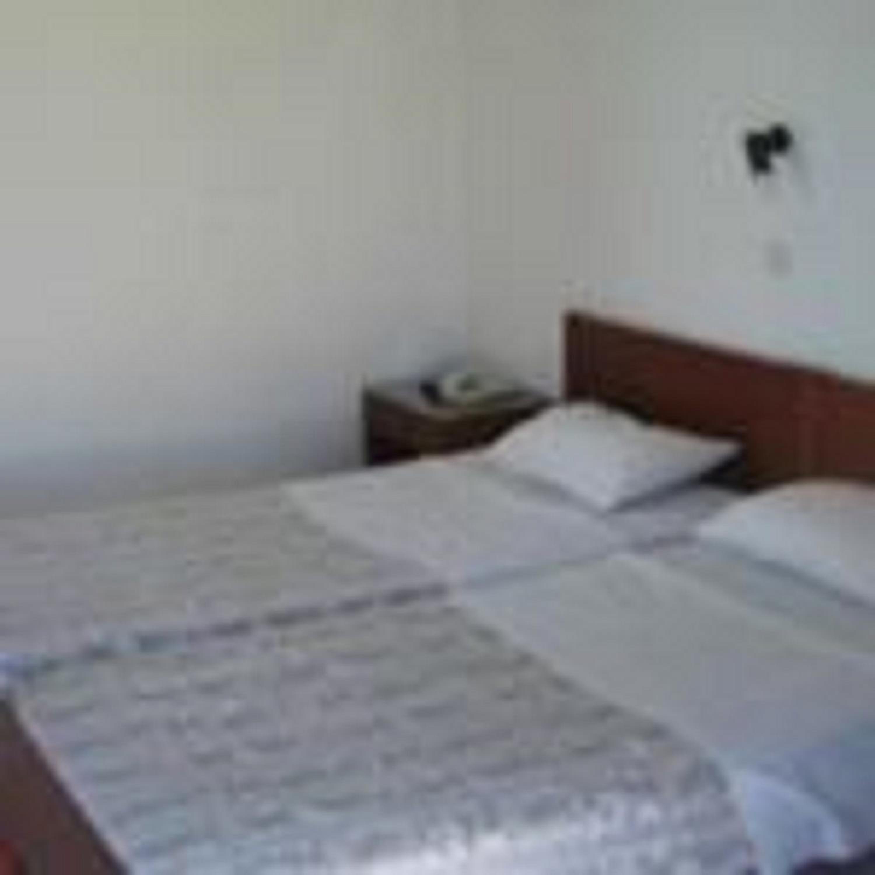 Basic Triple Room photo 3