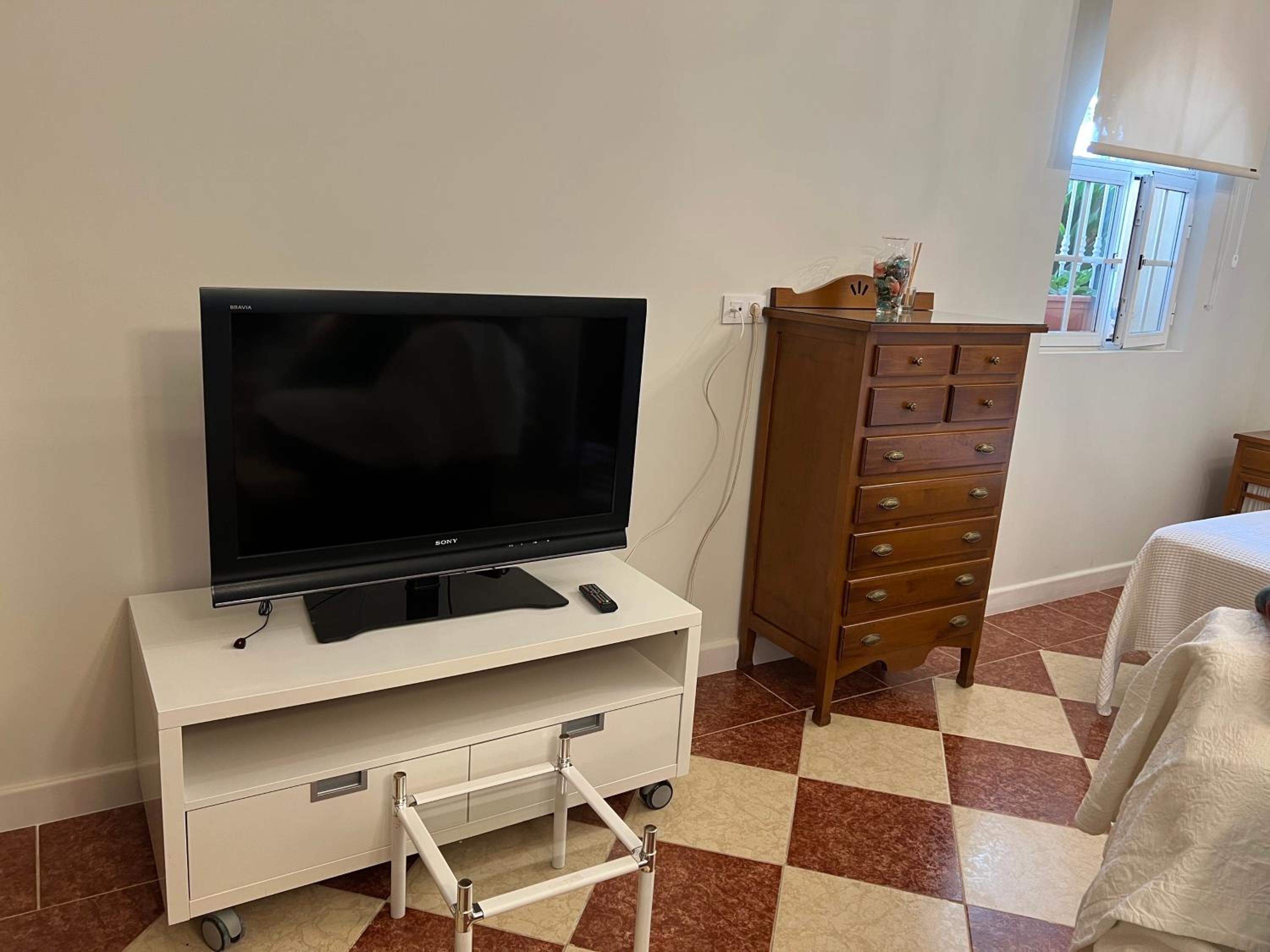 One-Bedroom Apartment - Photo 27
