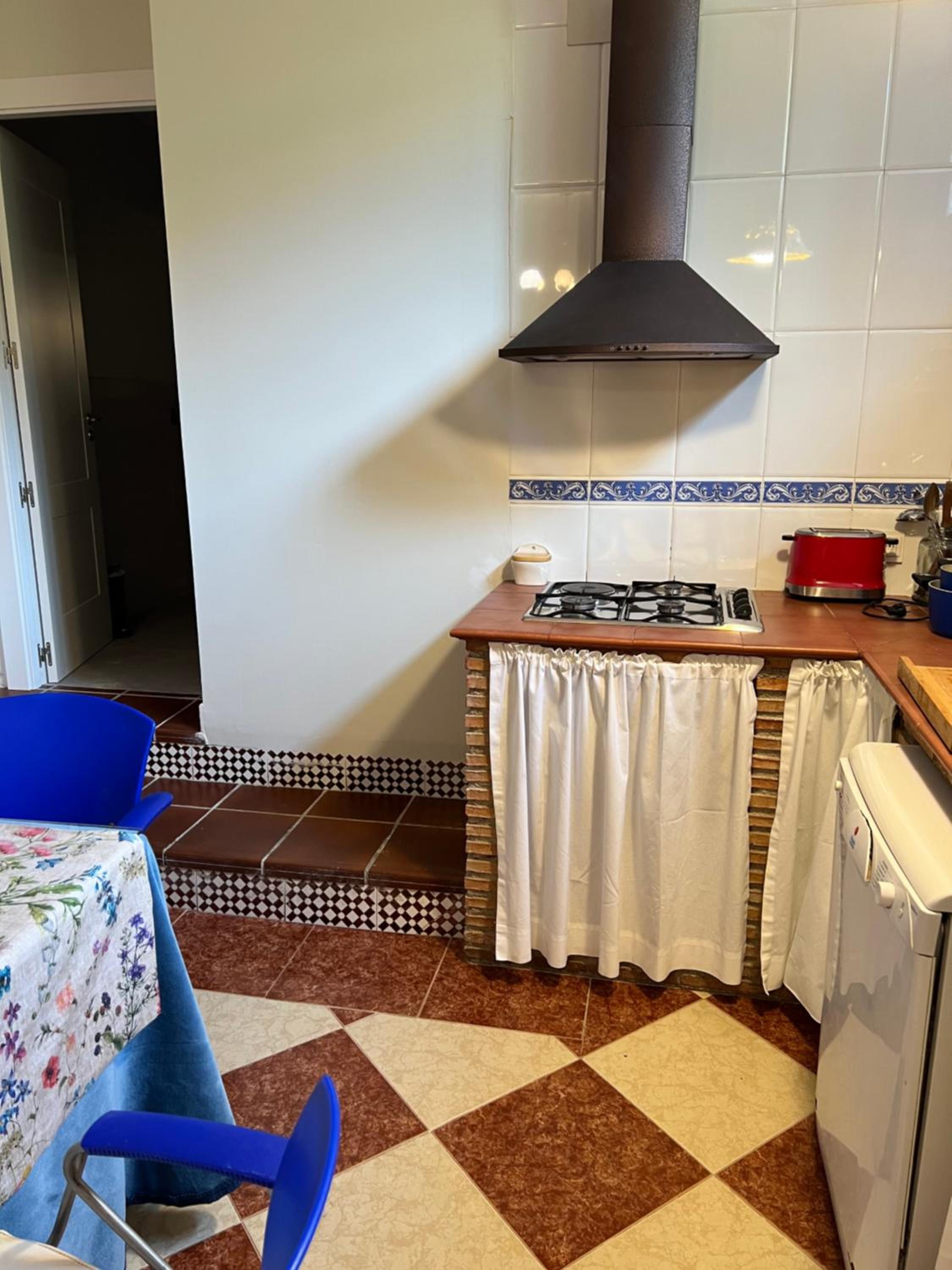 One-Bedroom Apartment - Photo 28
