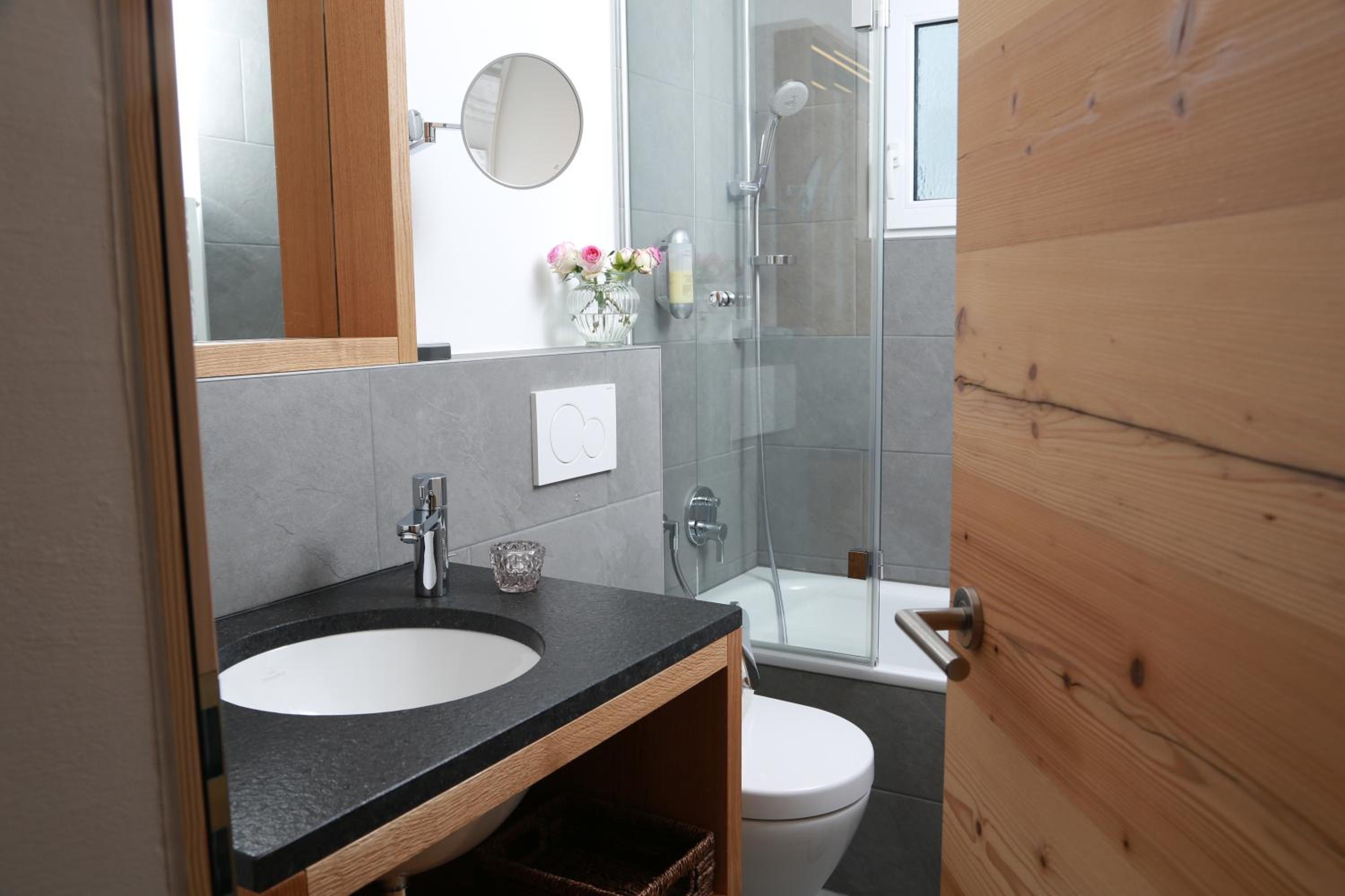 Superior Double Room with Balcony and Matterhorn View photo 3