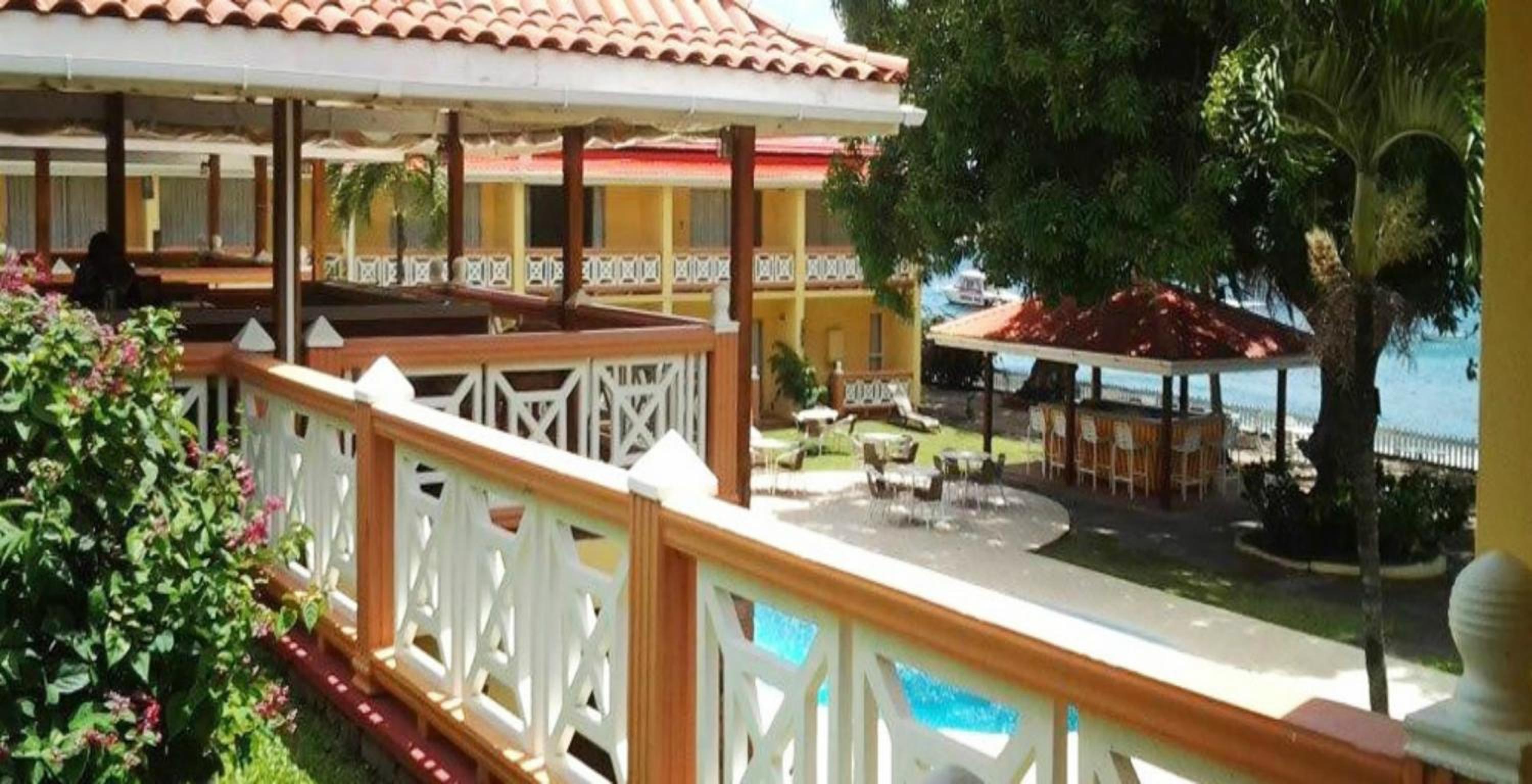 Double Room with Two Double Beds and Ocean View photo 2