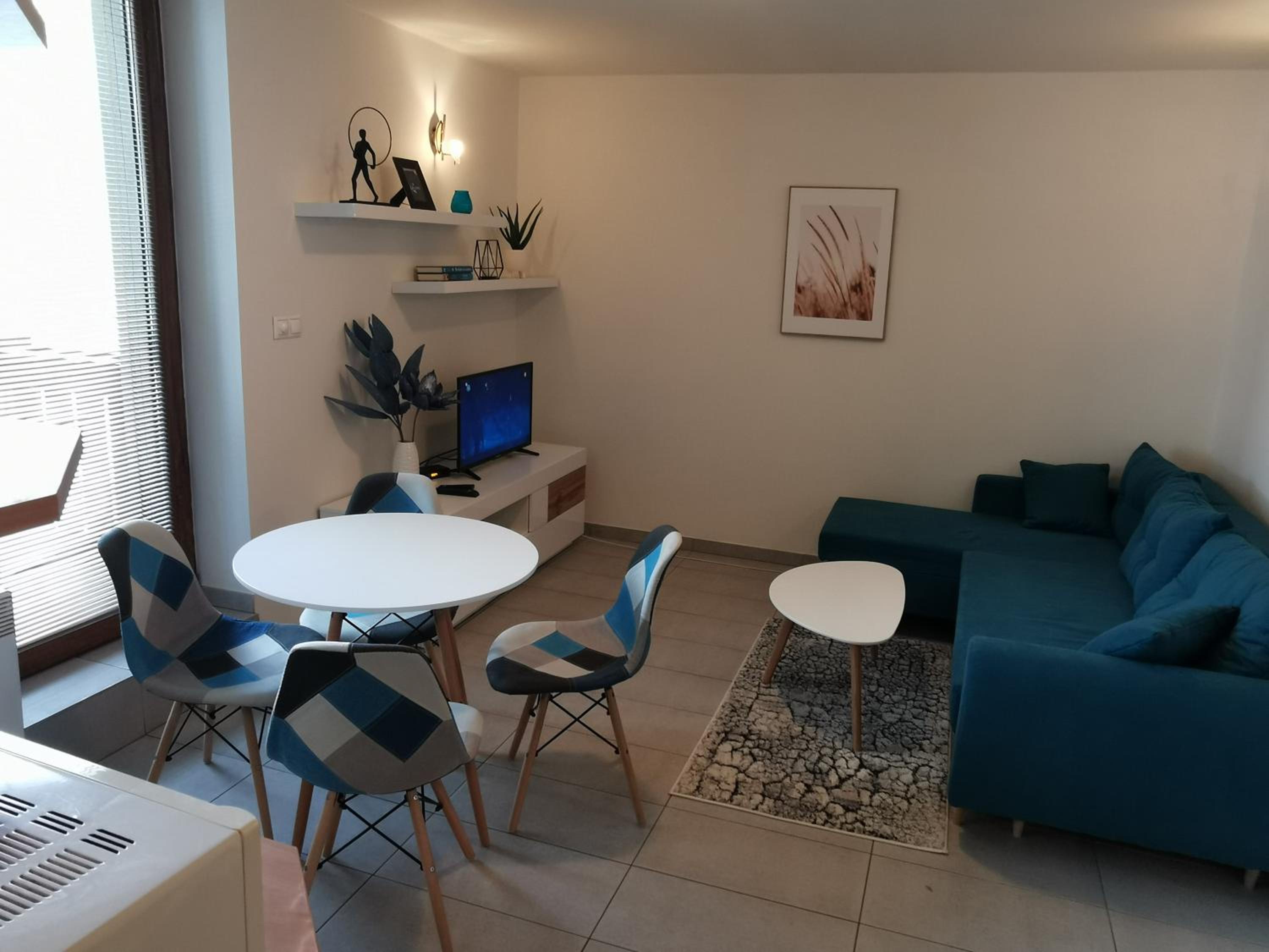 One-Bedroom Apartment - Photo 8