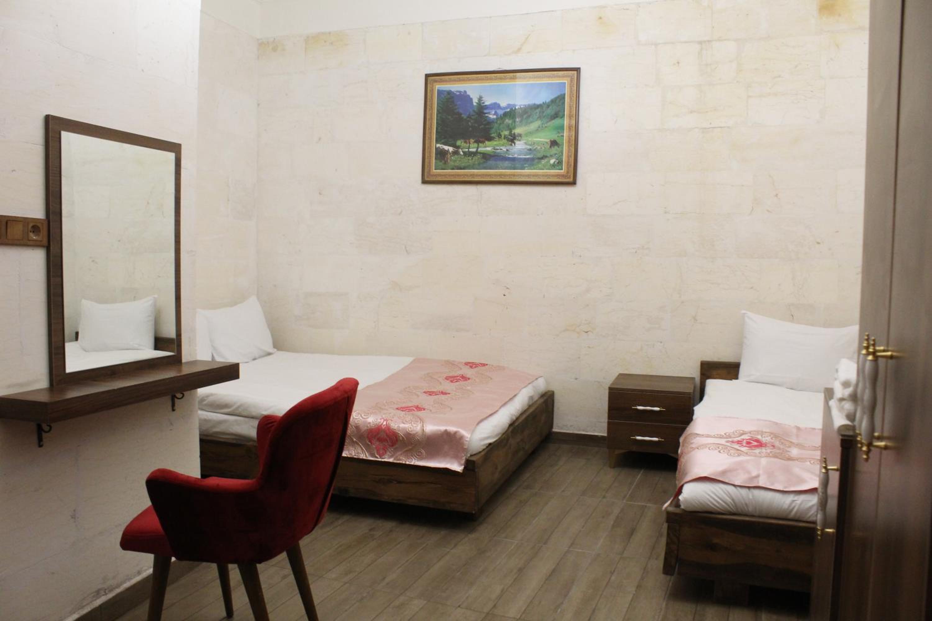 Deluxe Triple Room - Photo 2