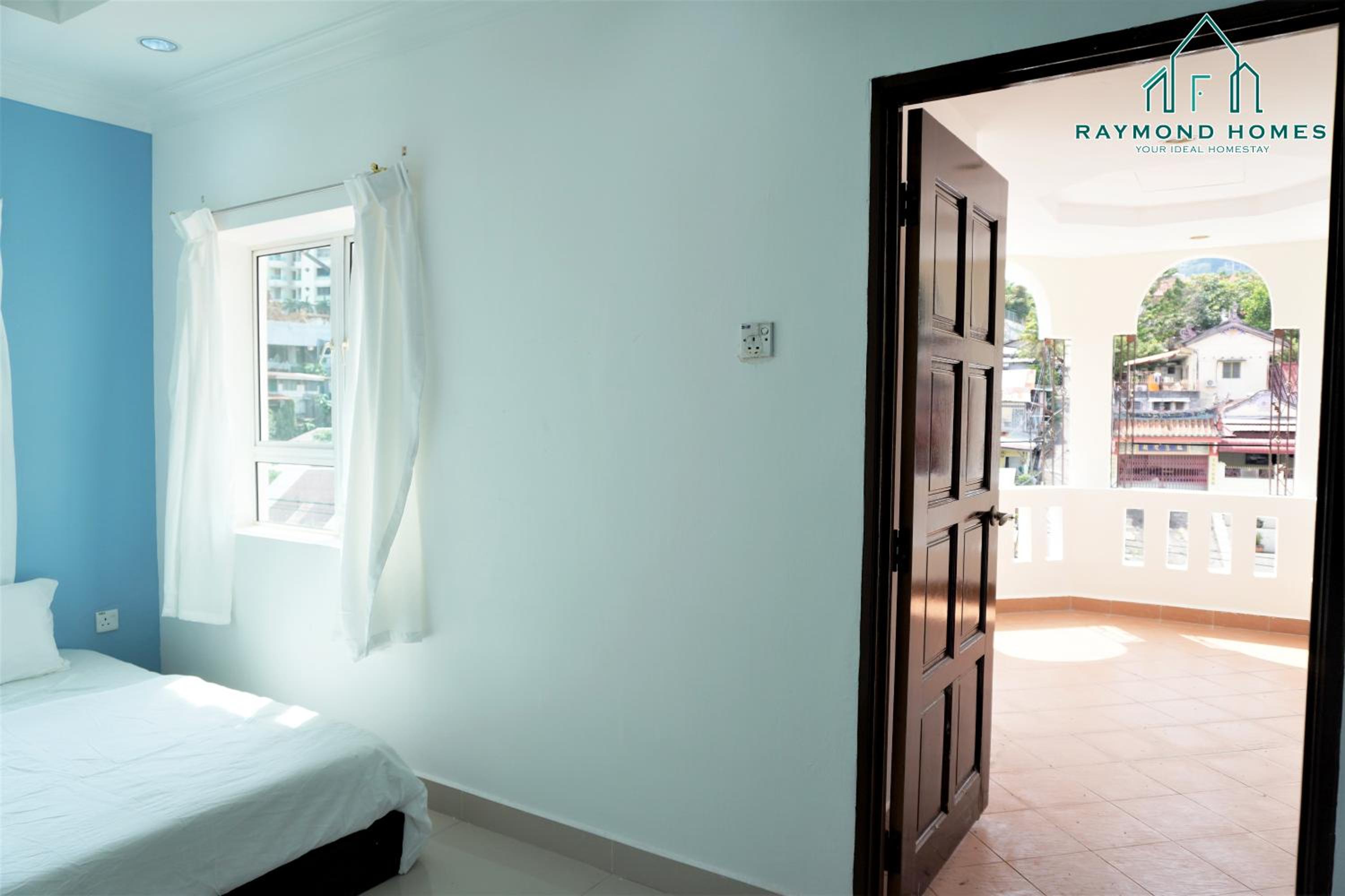 Four-Bedroom House photo 1