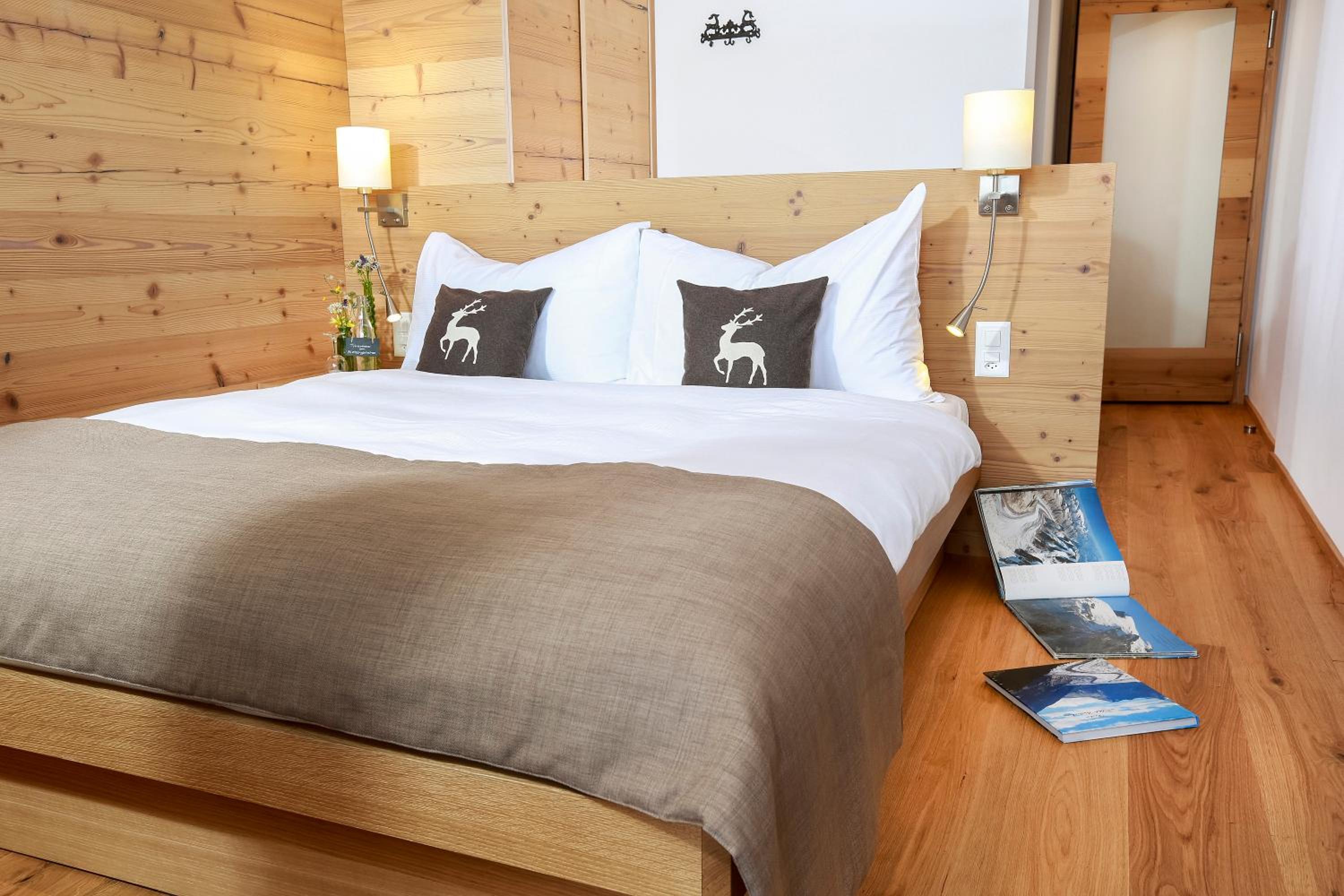 Single Room with Balcony and Matterhorn View