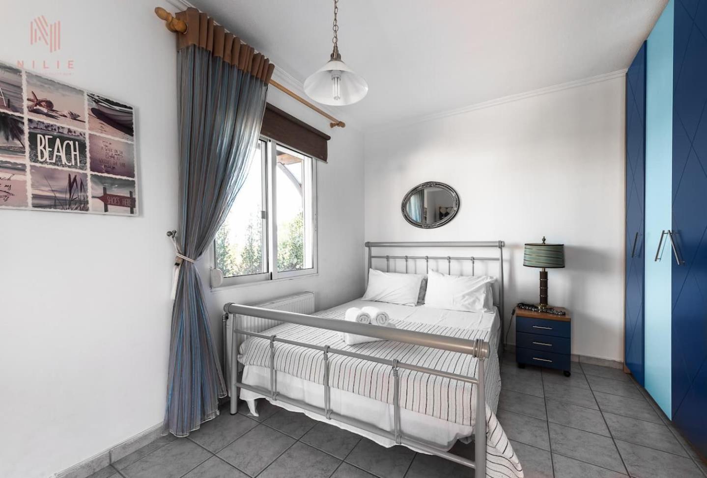 Three-Bedroom House photo 1