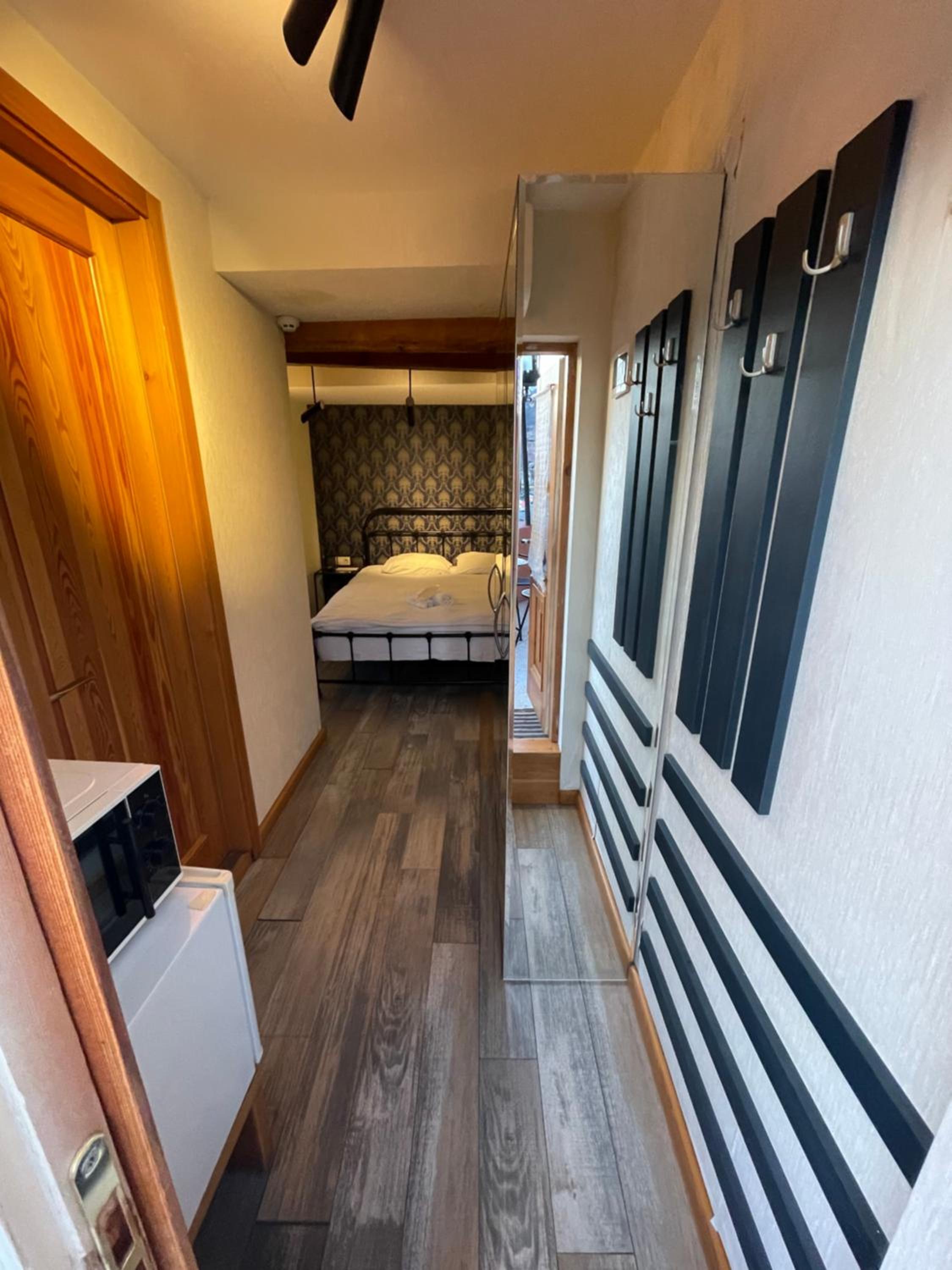 Double Room - Photo 6