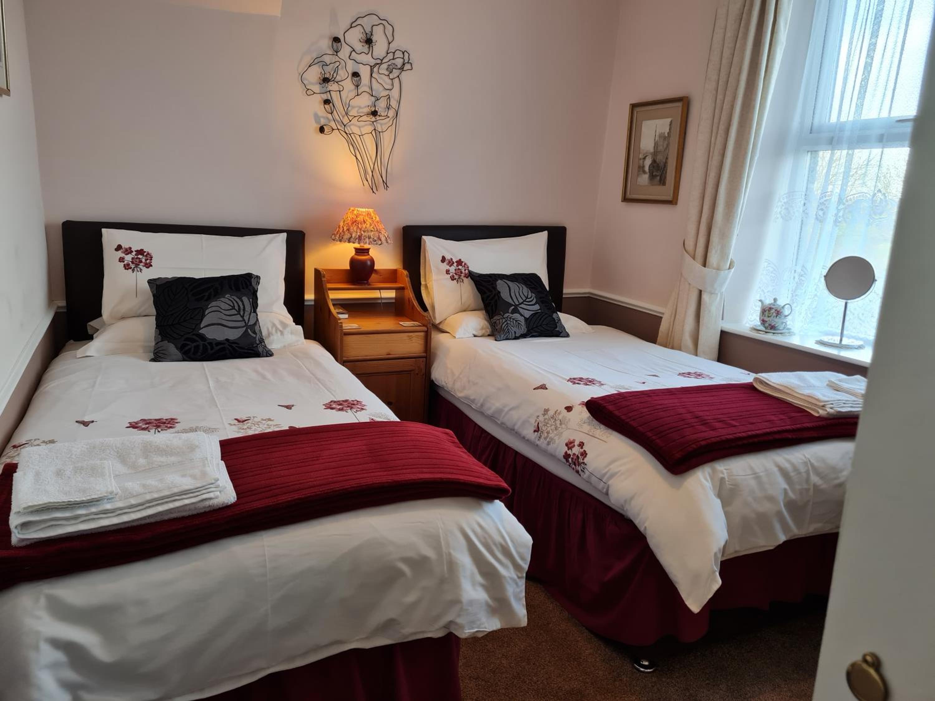 Twin Room with Private Bathroom