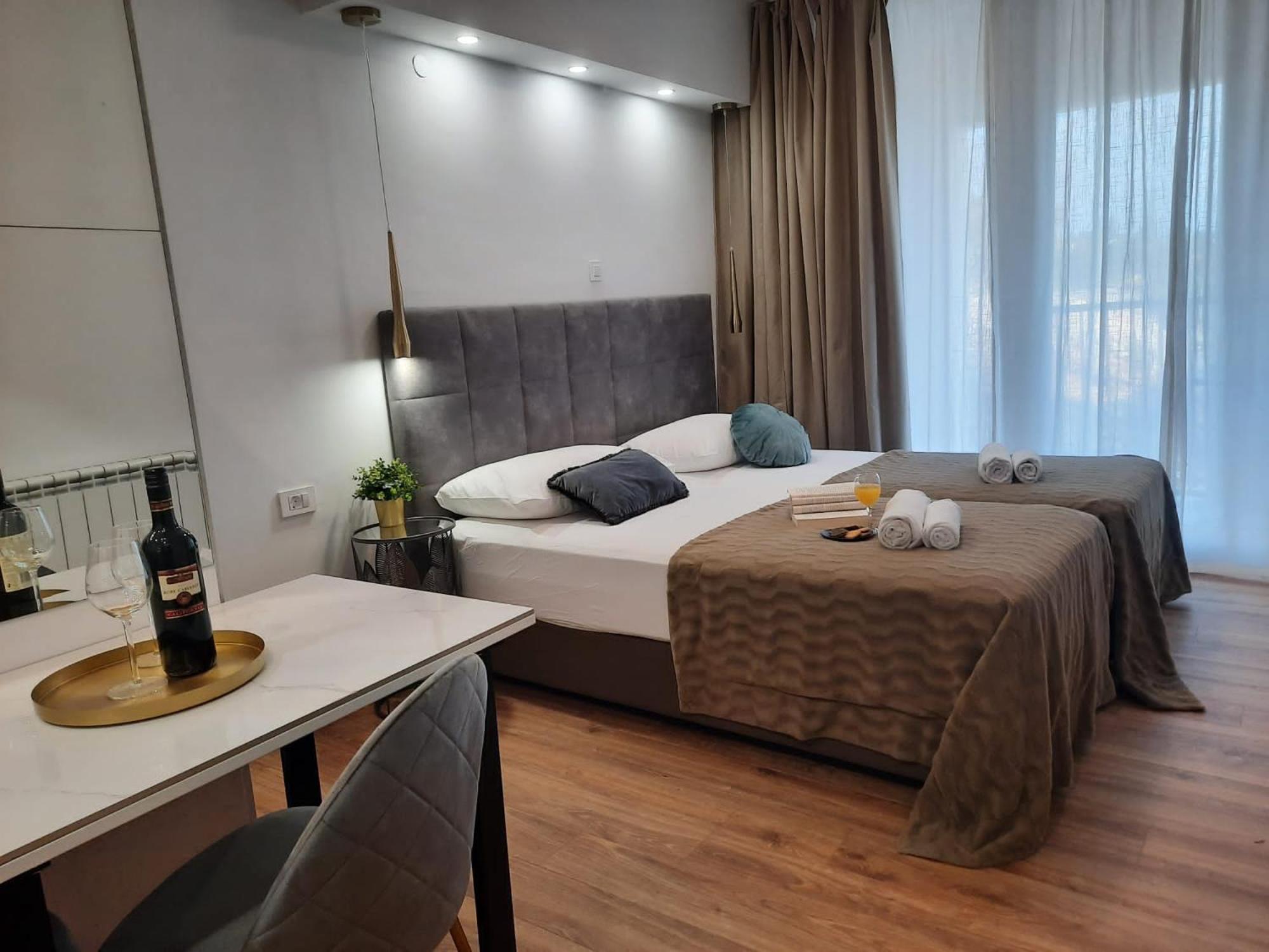 Studio Apartment photo 1