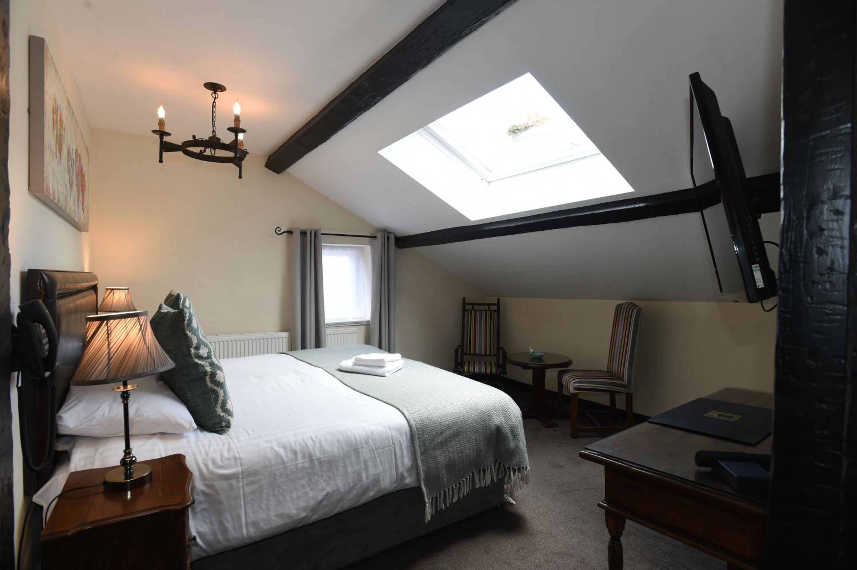 Black Boy Executive Room Queen - Photo 15