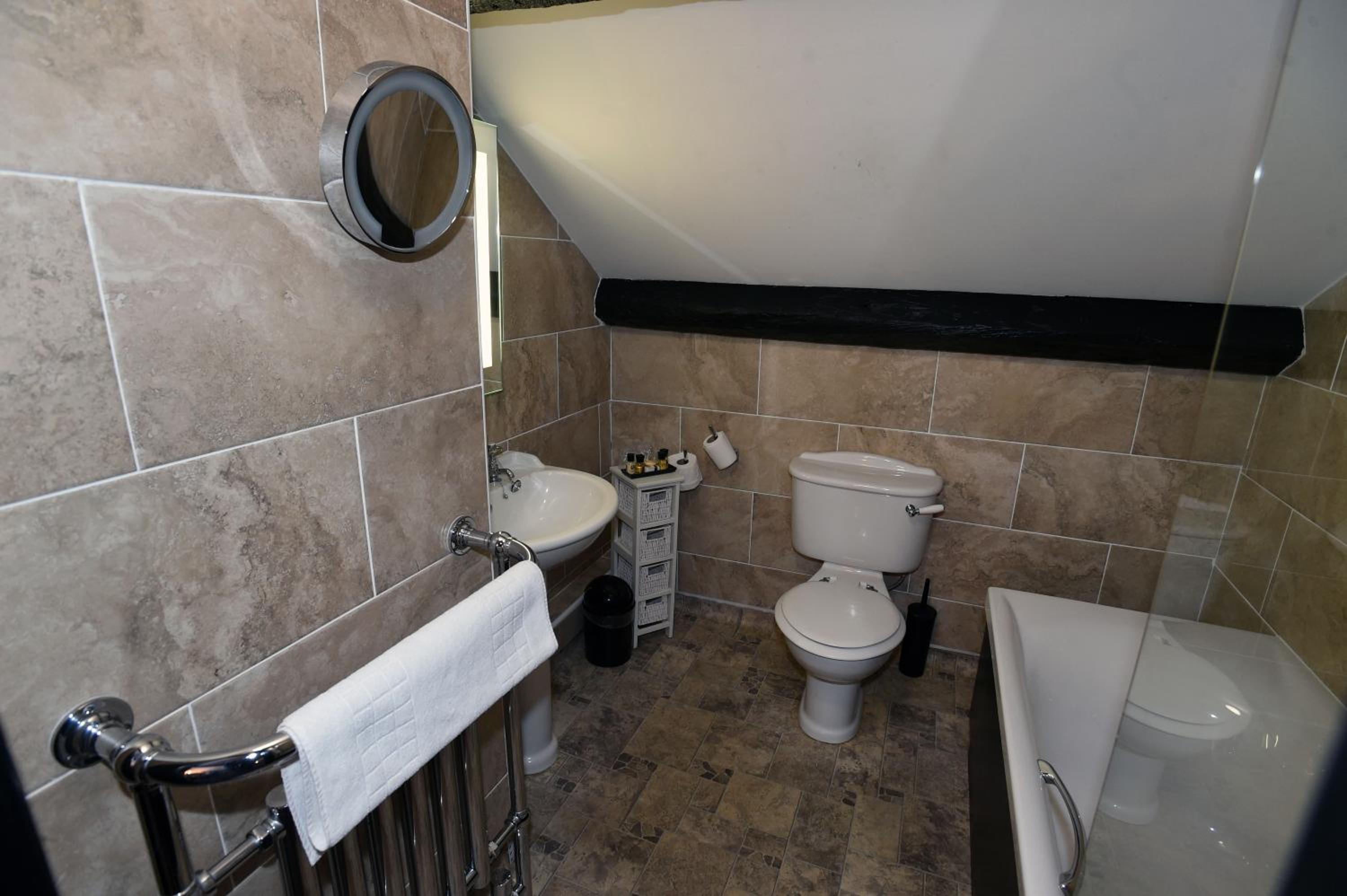 Black Boy Executive Room Queen - Photo 3