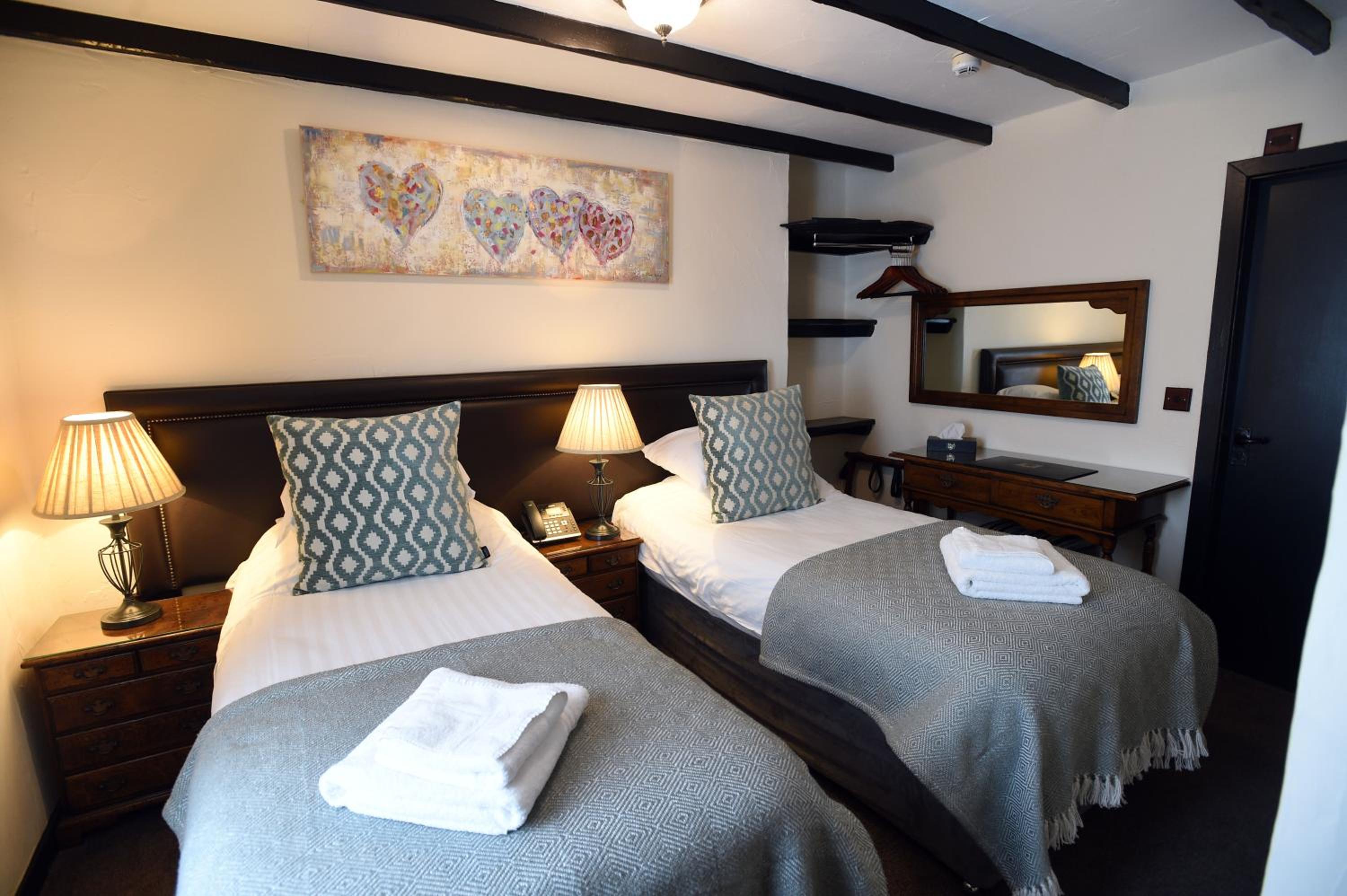 Black Boy Inn Twin - Photo 8