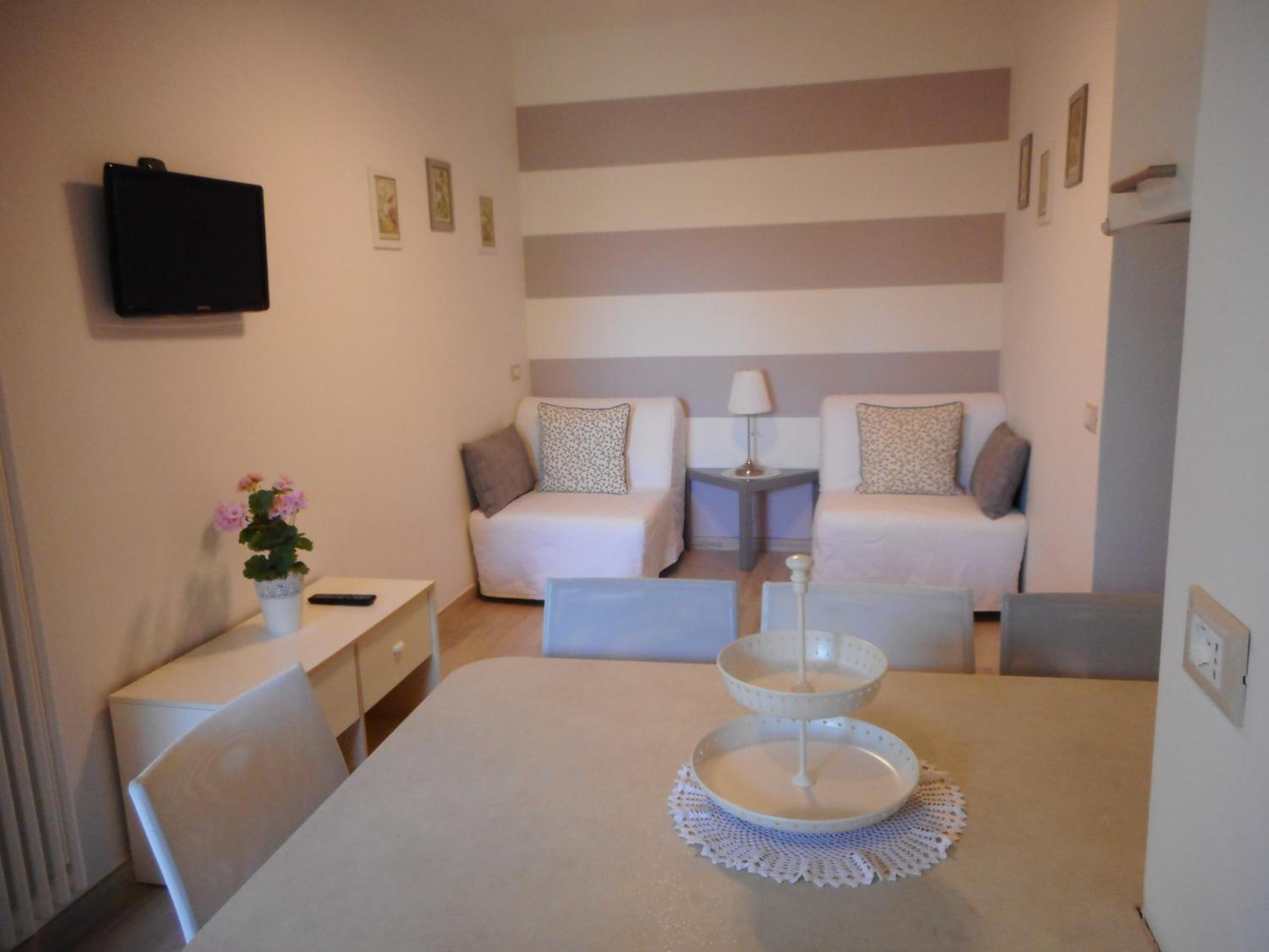 One-Bedroom House photo 1