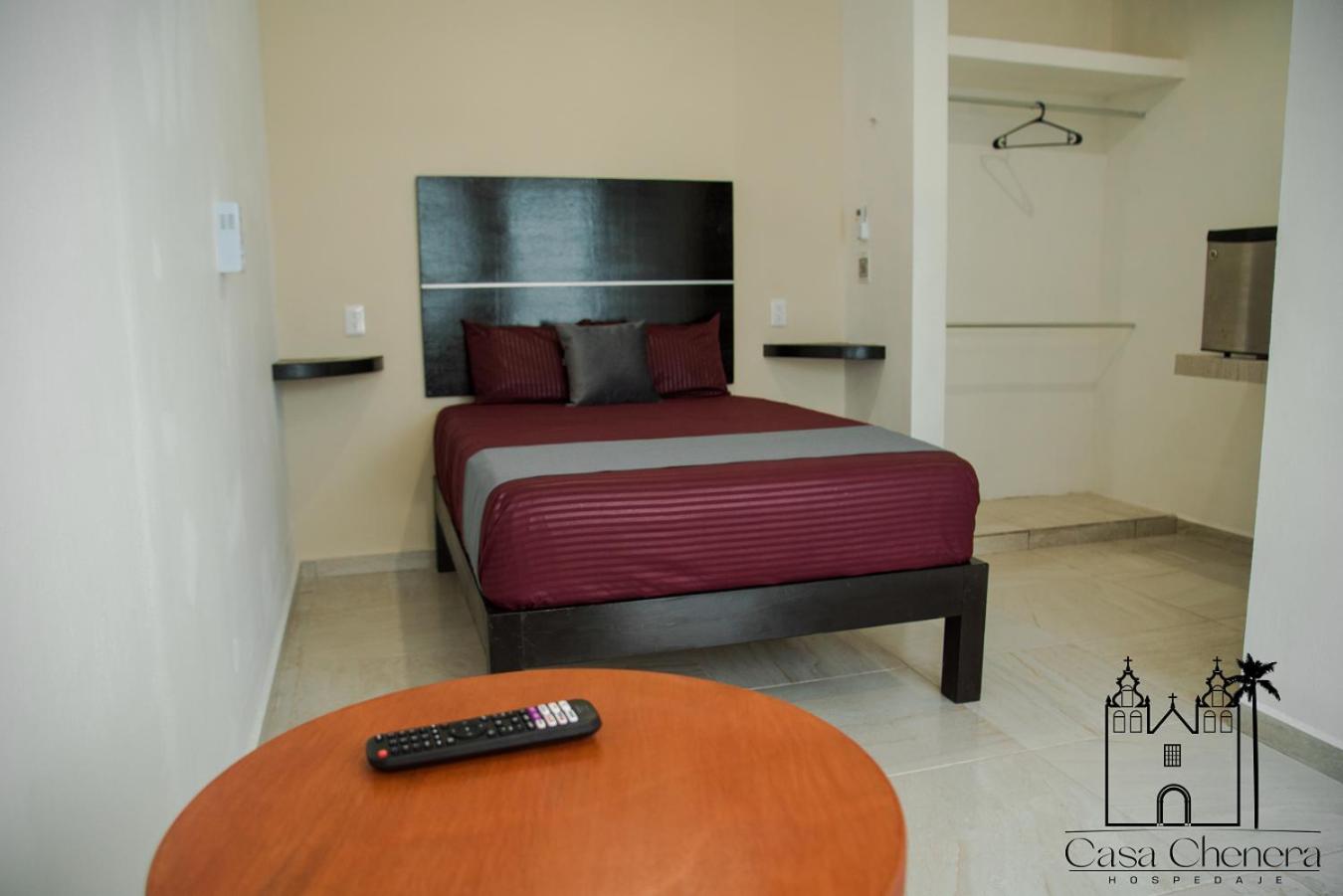 Double Room with Private Bathroom - Photo 3