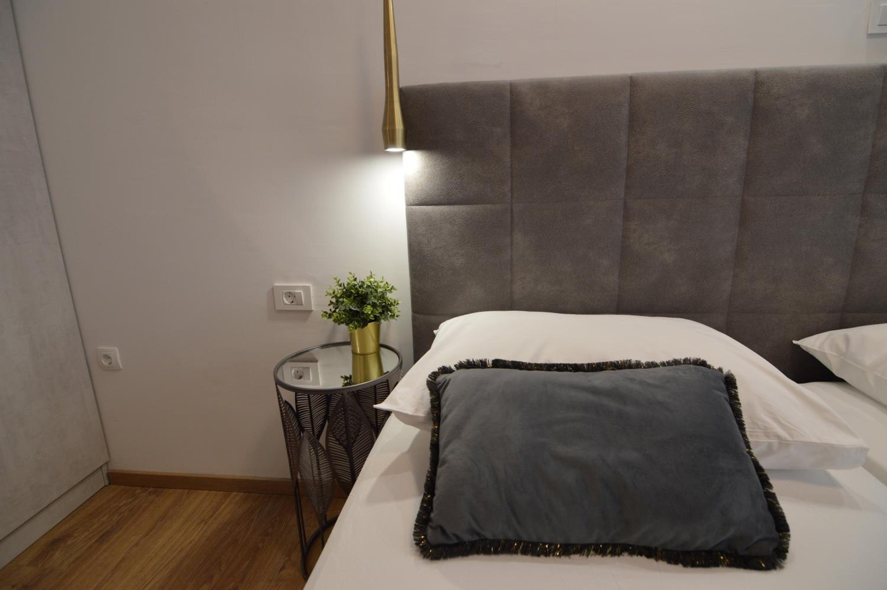 Studio Apartment photo 2