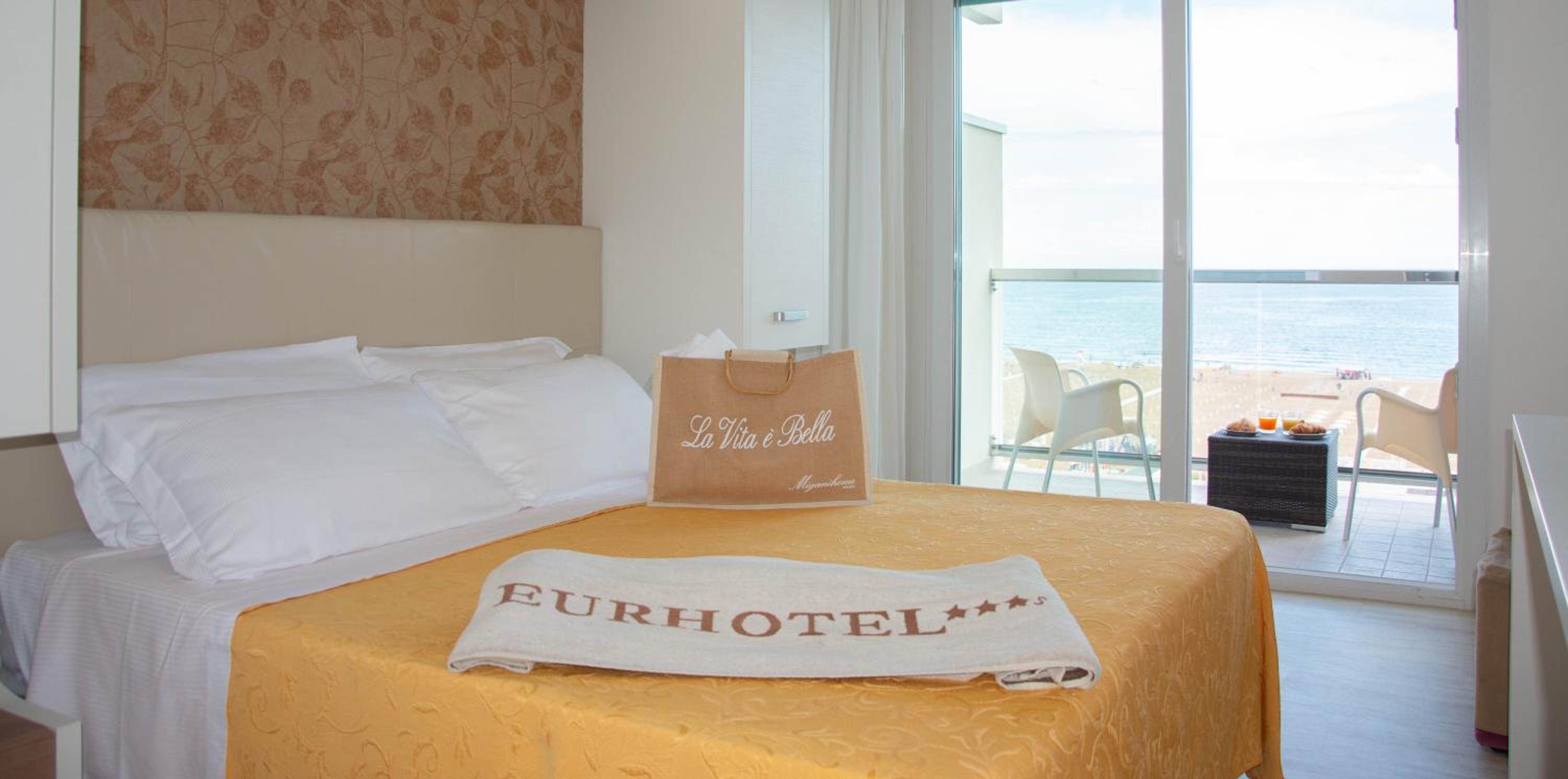 Double or Twin Room with Frontal Sea View - Photo 1