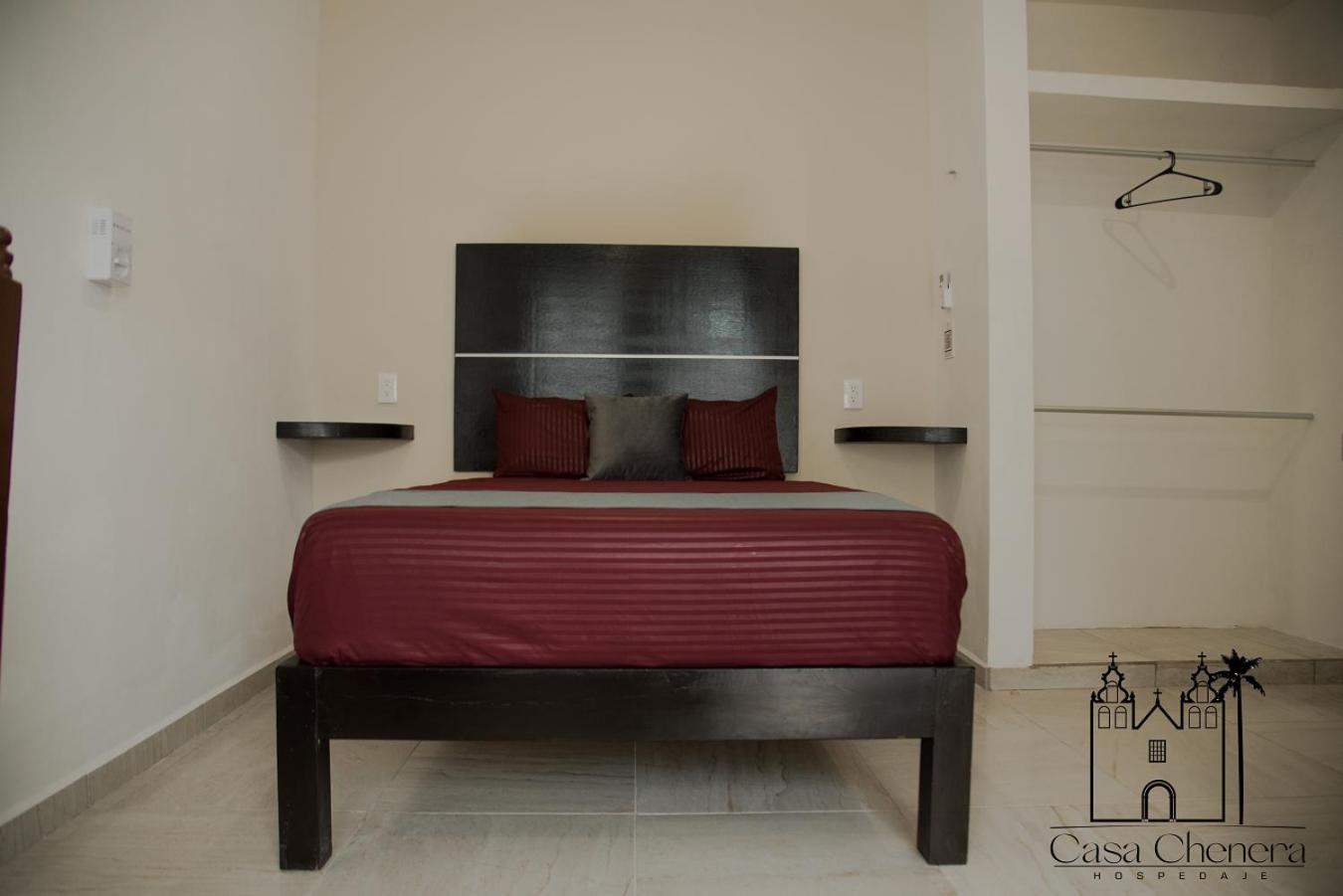 Double Room with Private Bathroom - Photo 2