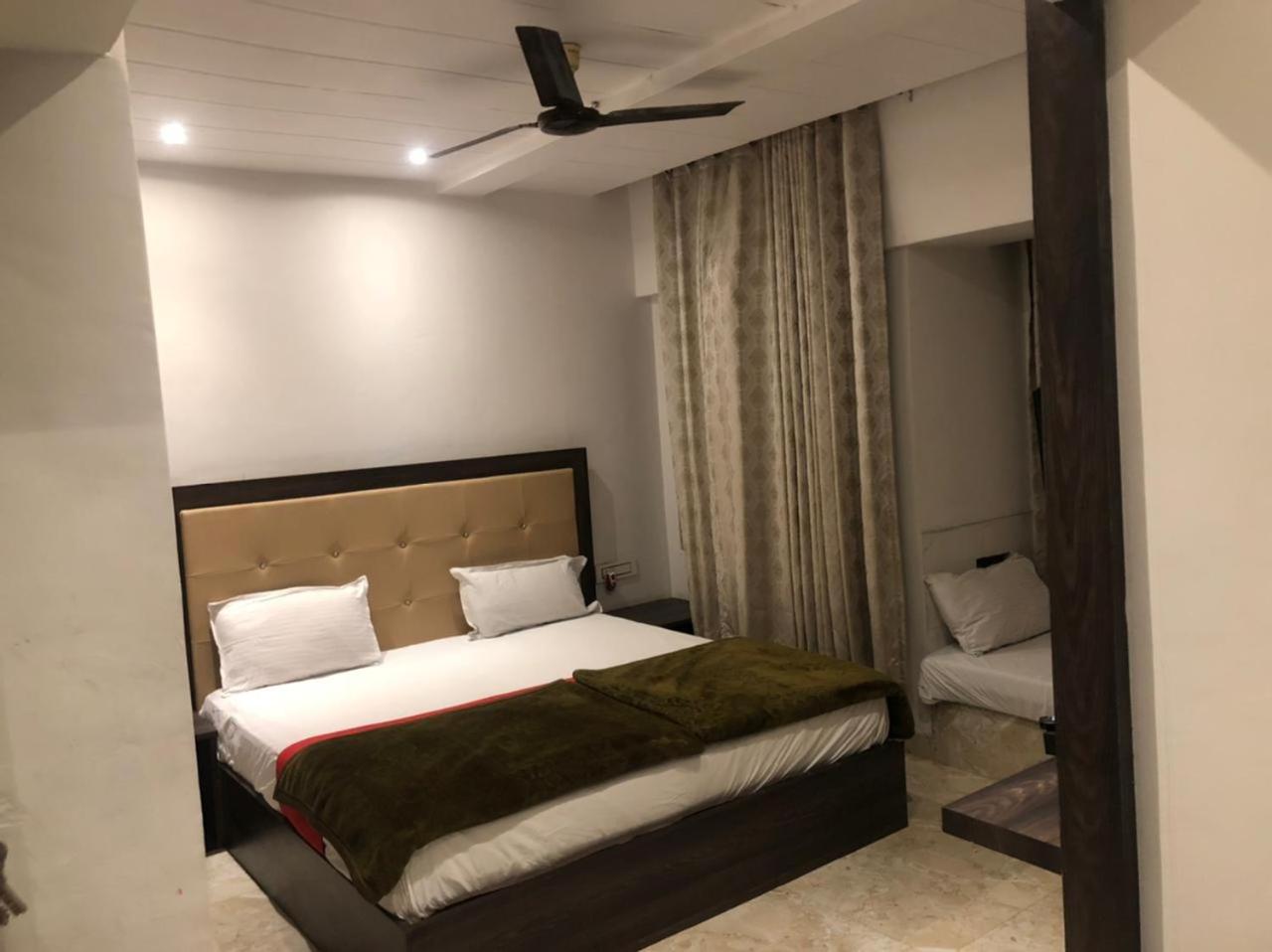 Deluxe Room (2 Adults + 1 Child) - Photo 7
