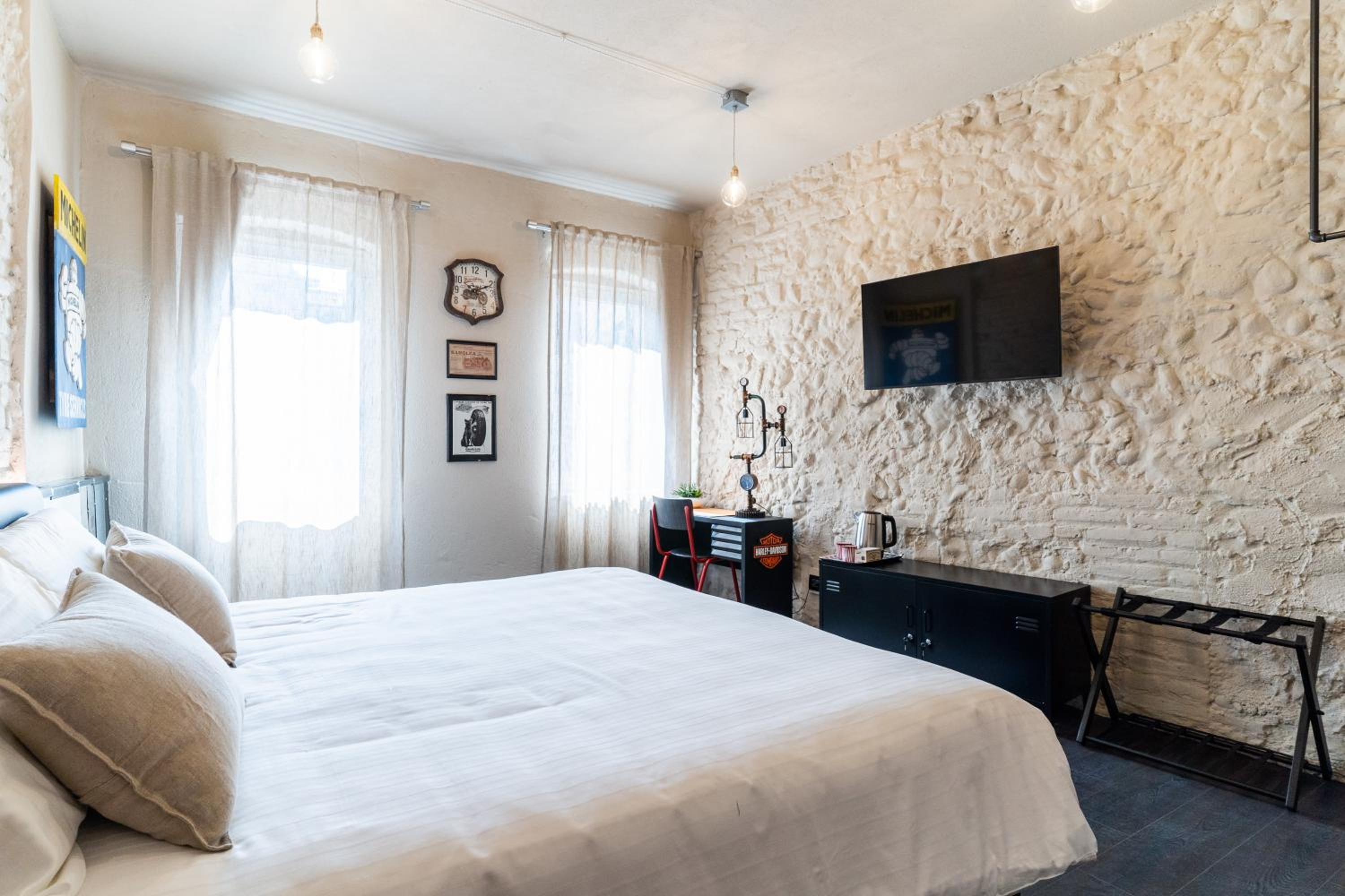 Double or Twin Room - Photo 14