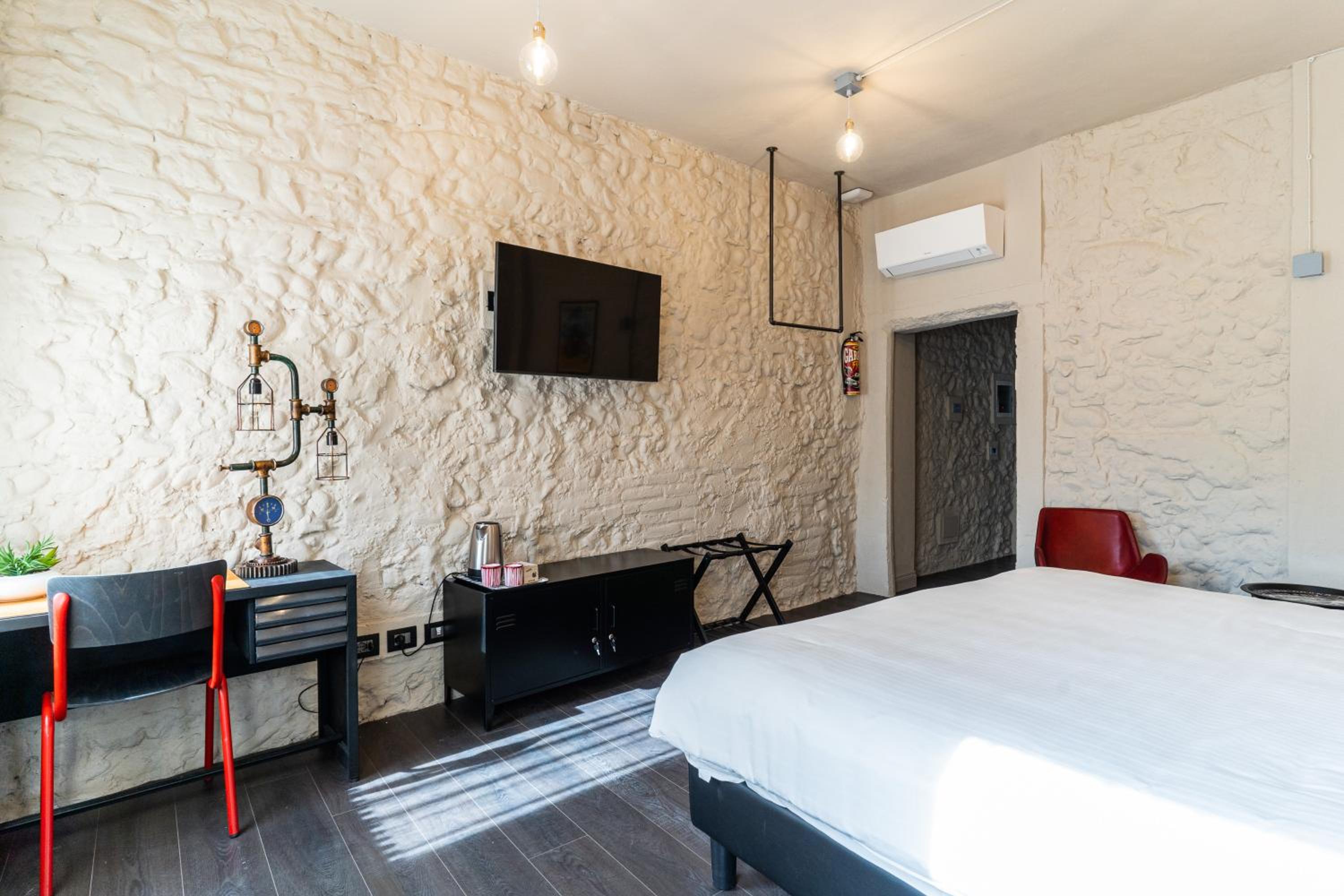 Double or Twin Room - Photo 18