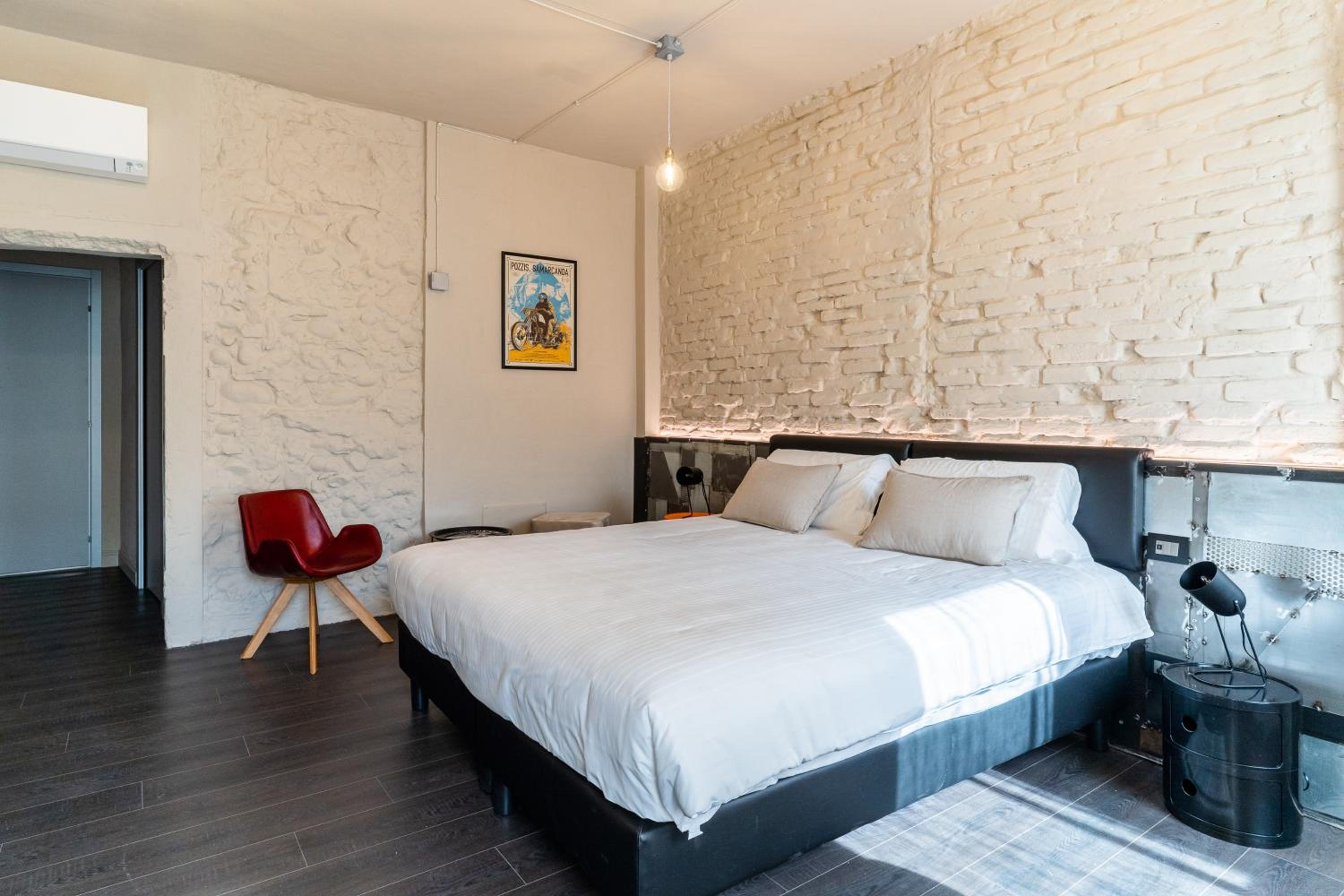 Double or Twin Room - Photo 12