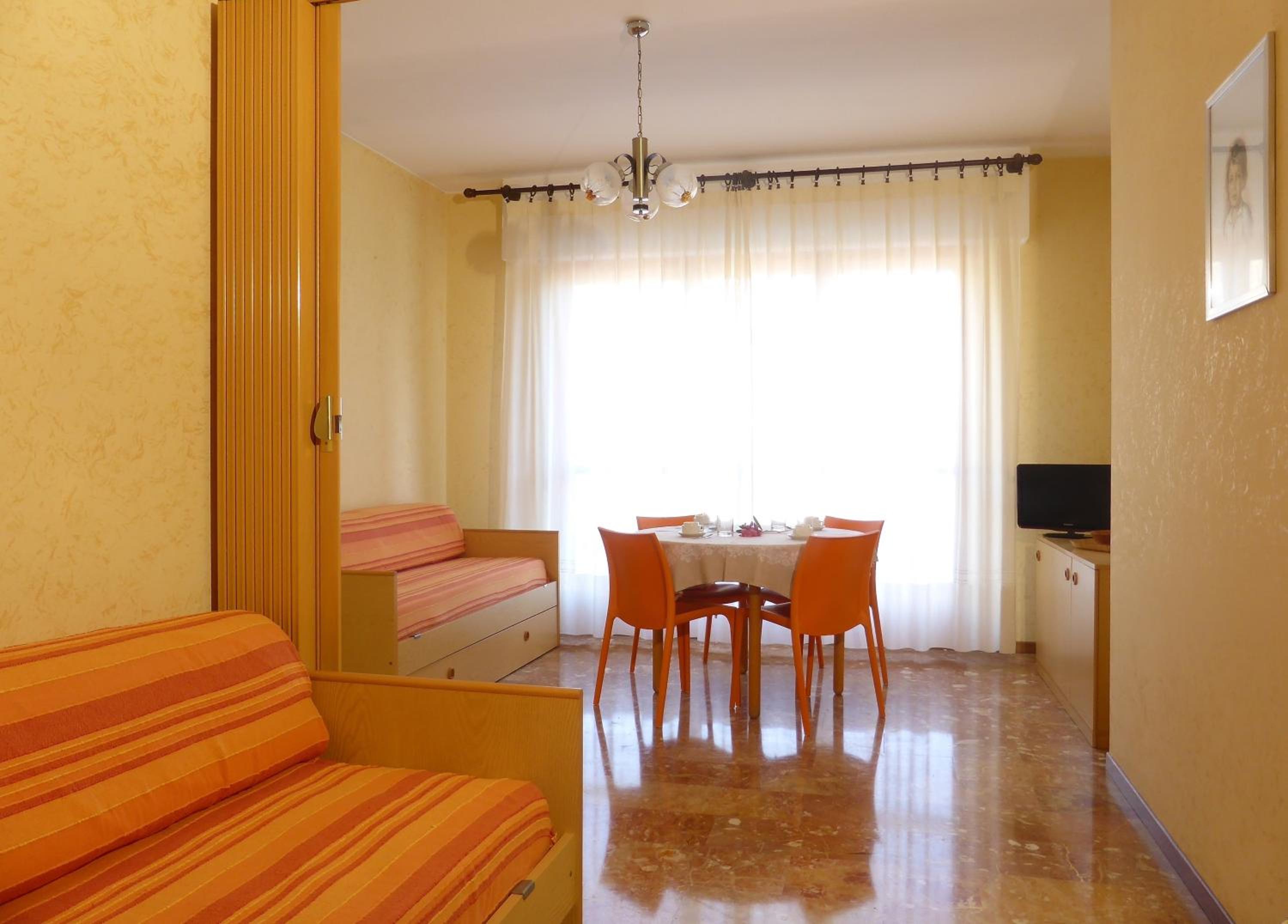 One-Bedroom Apartment (5 Adults)