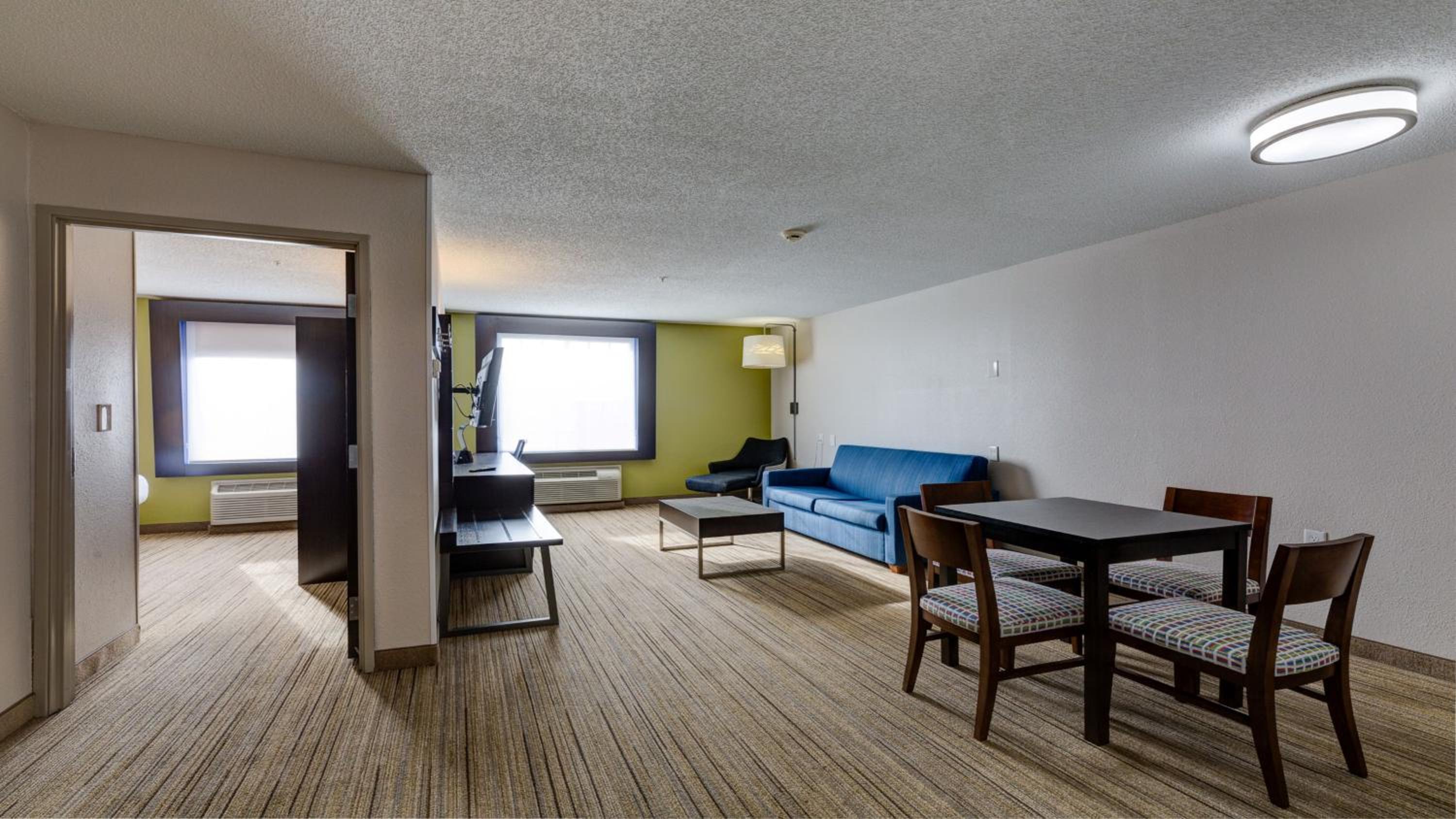 Deluxe Suite