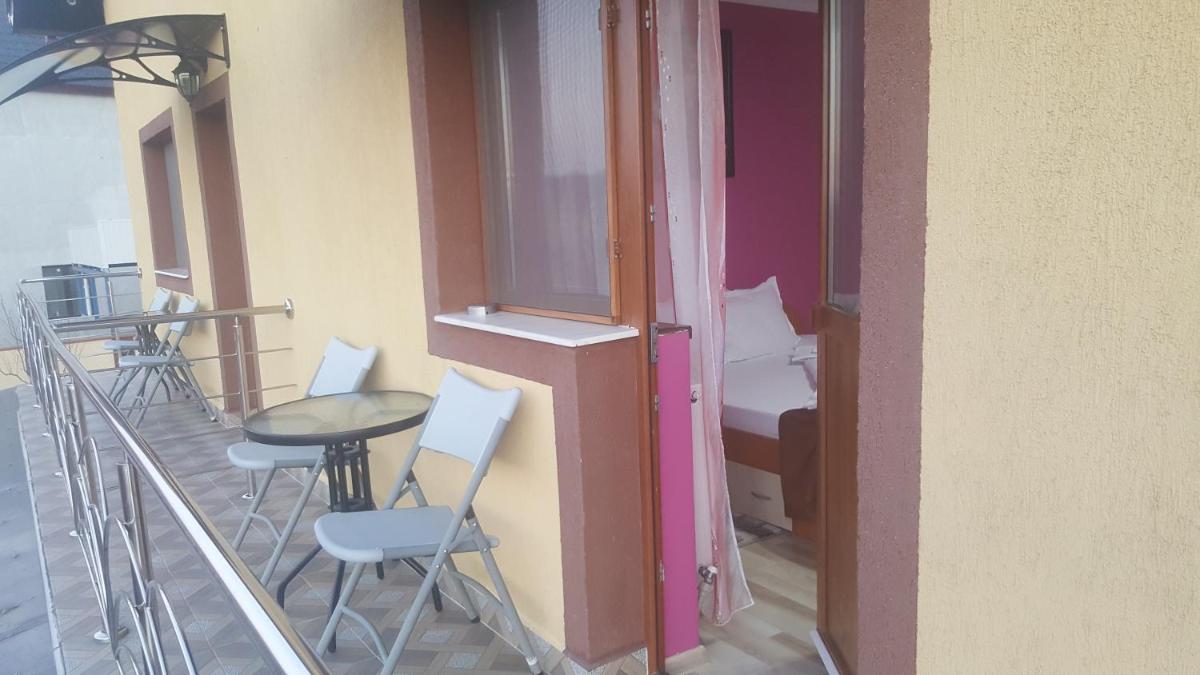 Deluxe Double Room with Balcony photo 3