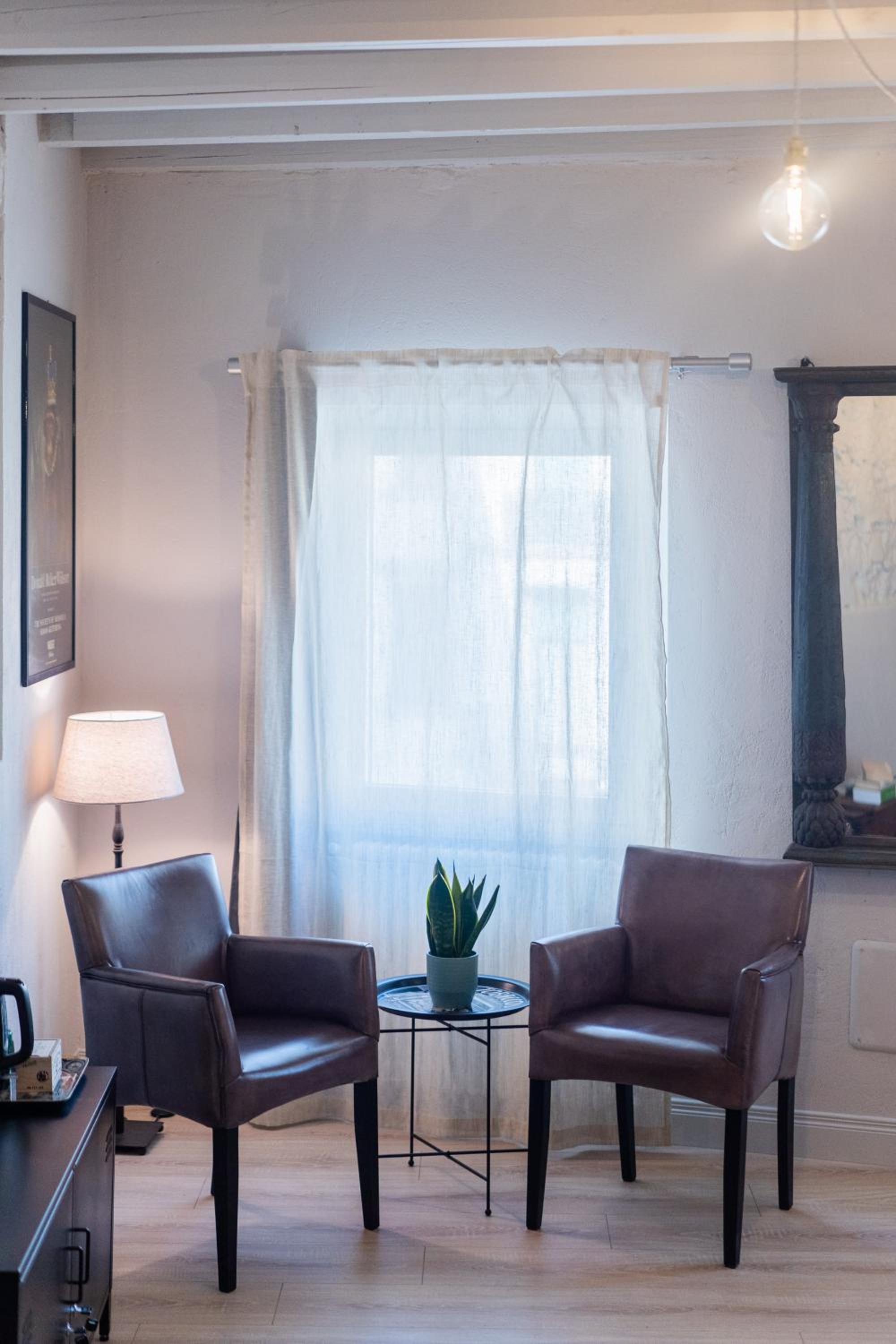 Deluxe Suite - Photo 10