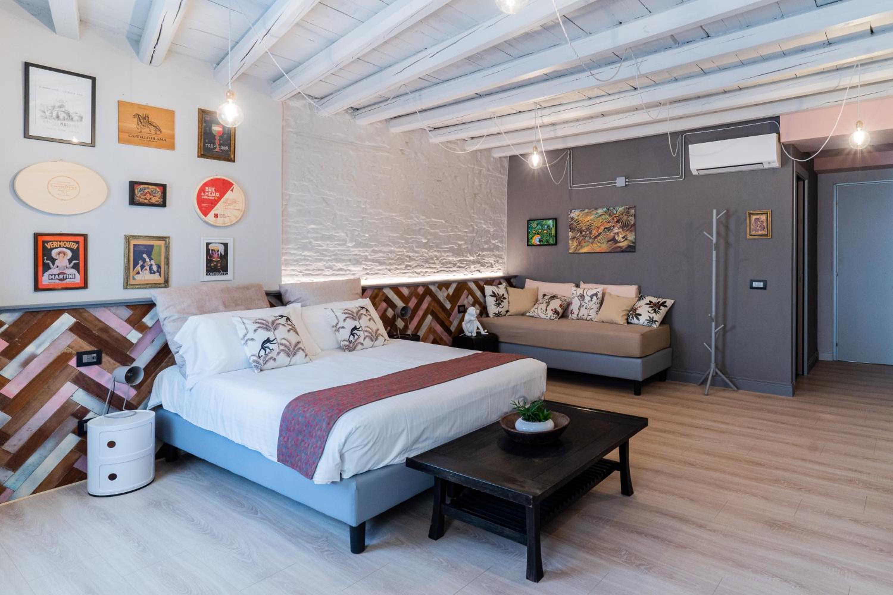Deluxe Suite - Photo 19