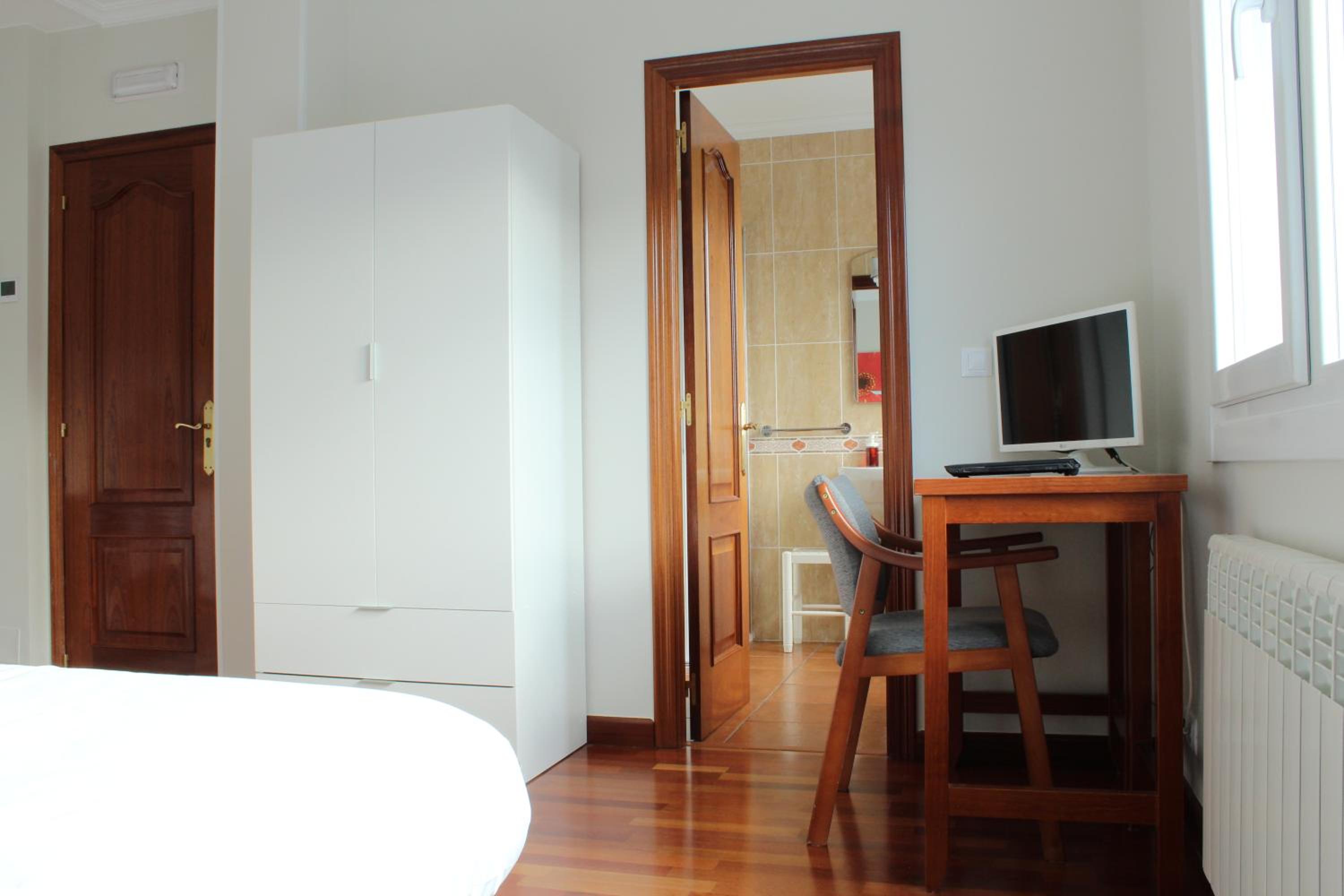 Studio Apartment - Photo 4