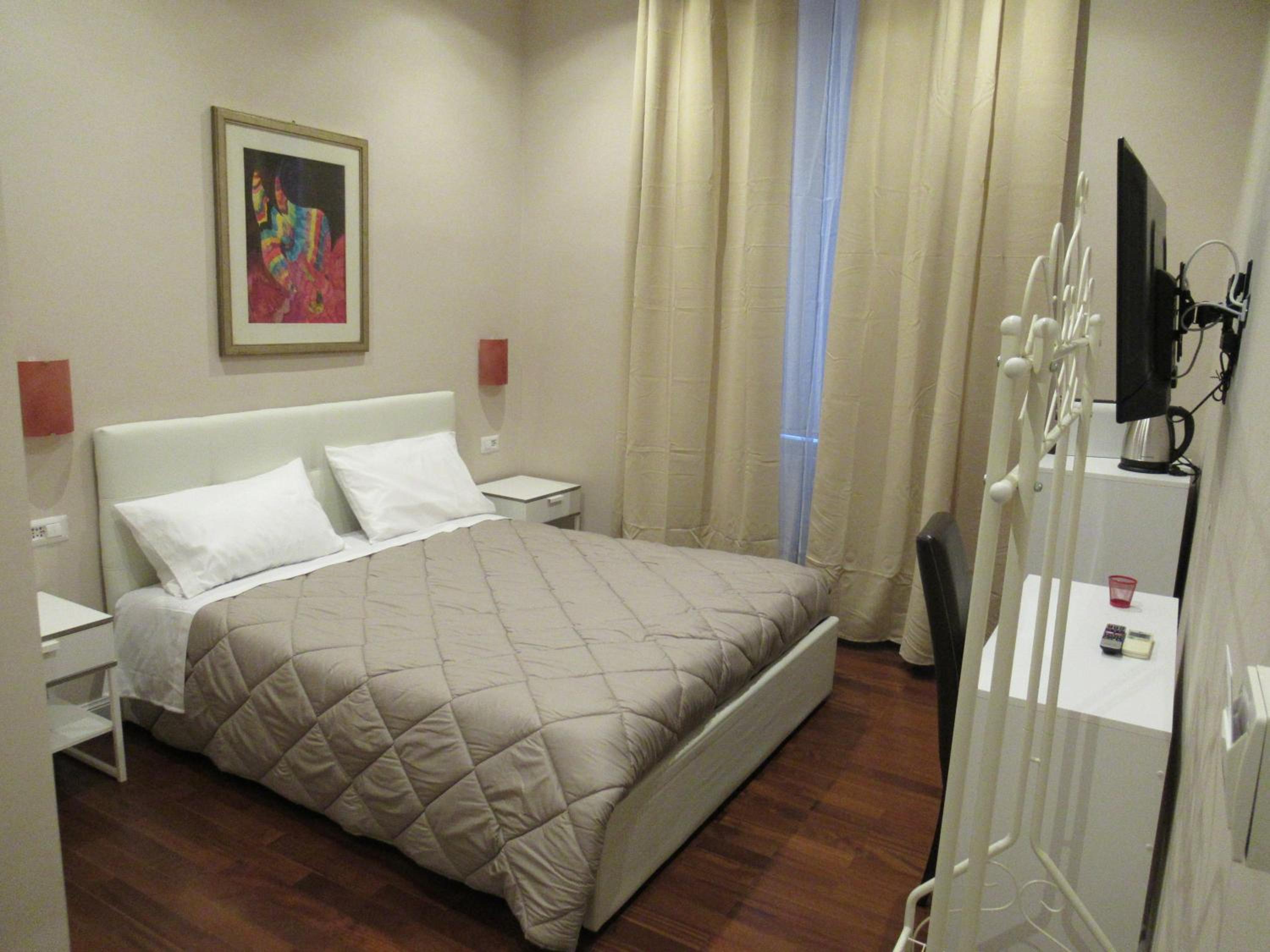 Double Room with Private Bathroom photo 3