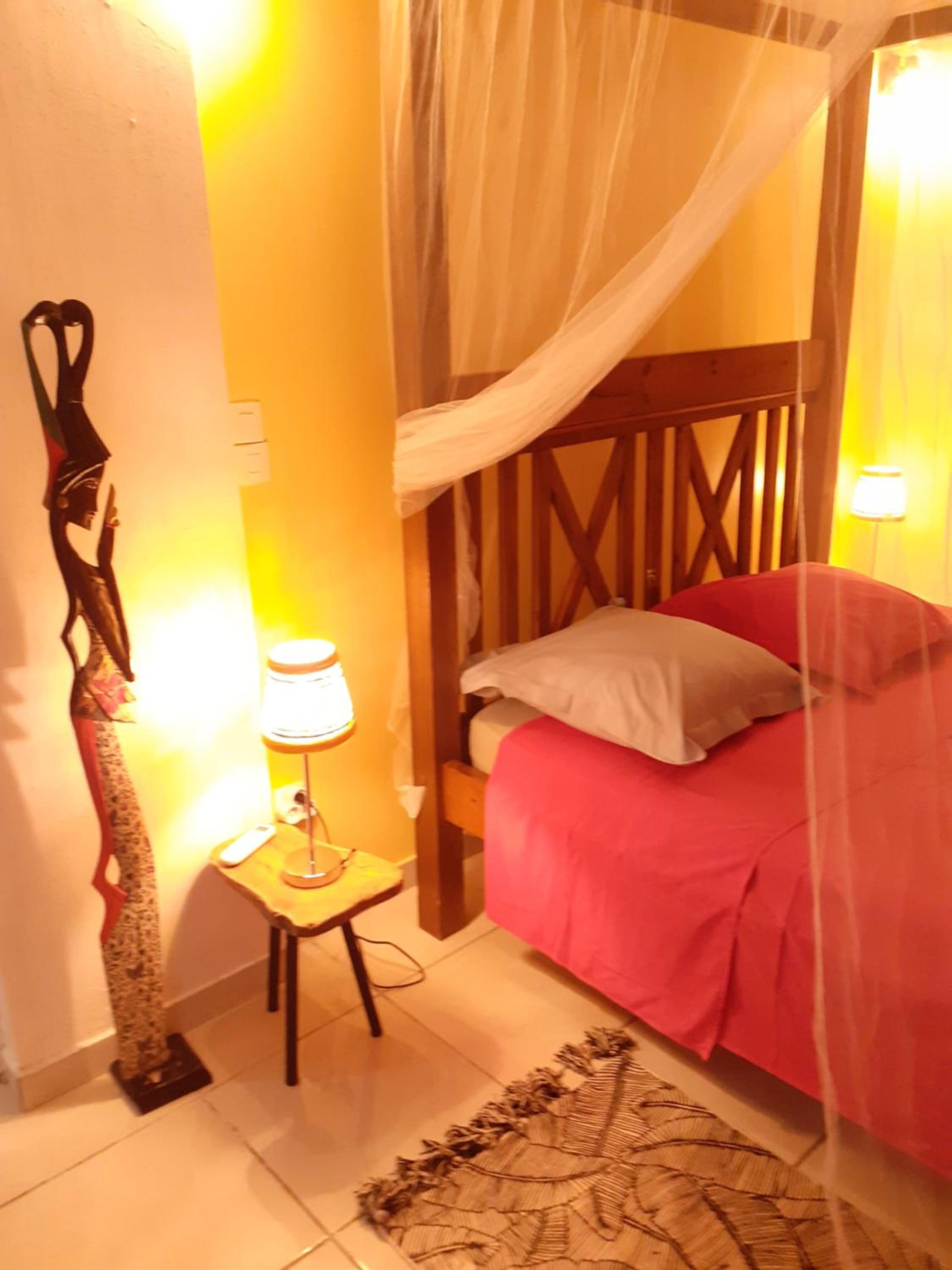 One-Bedroom House - Photo 19