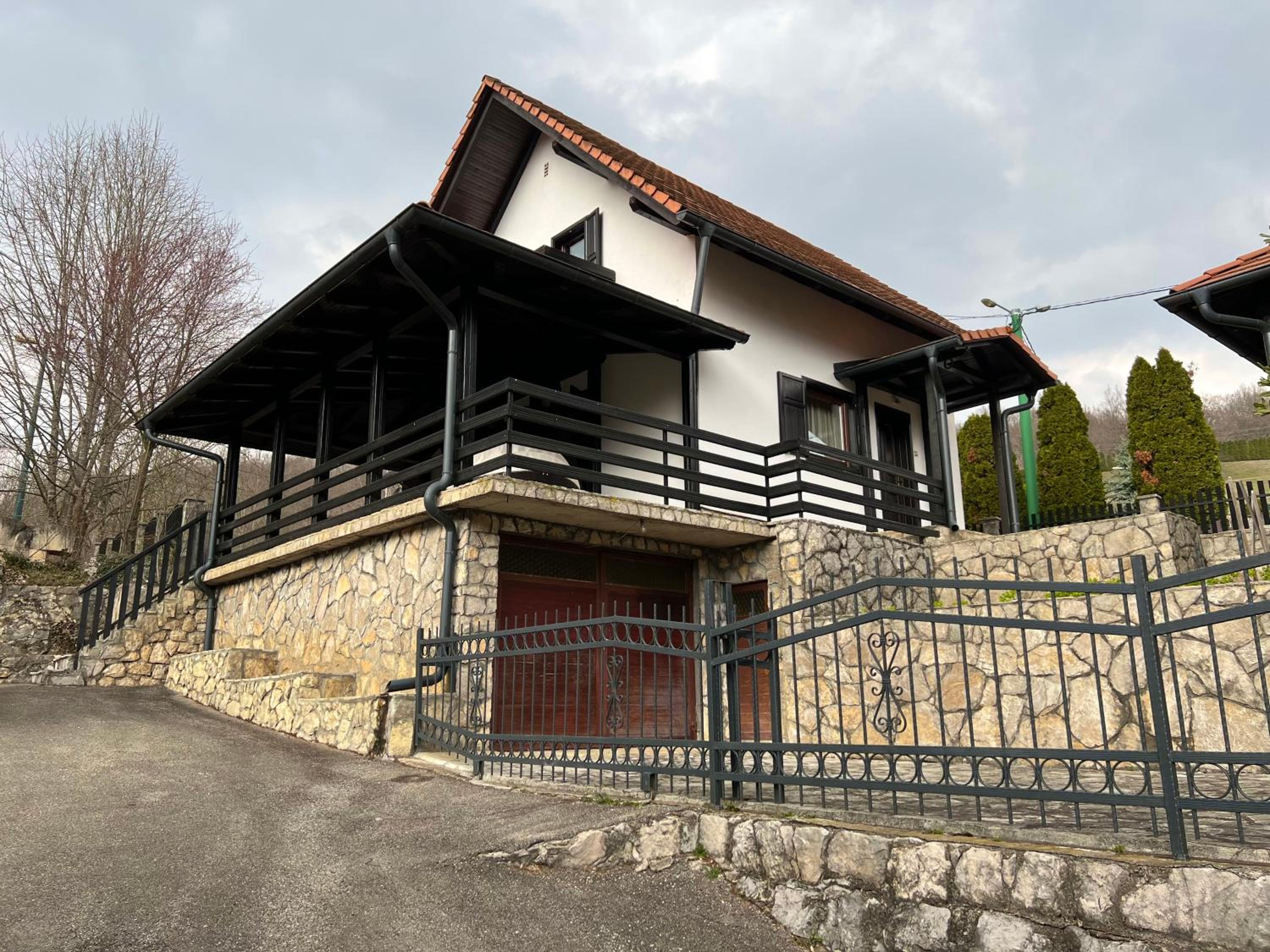 Three-Bedroom House photo 1
