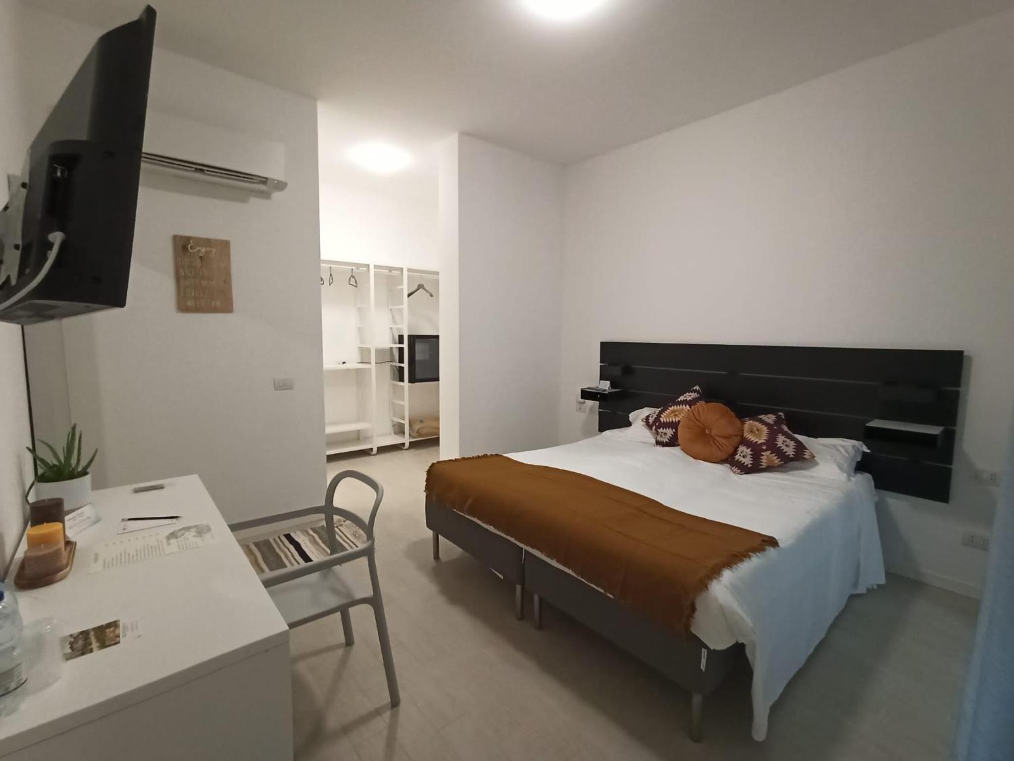 Studio - Annex - Photo 1
