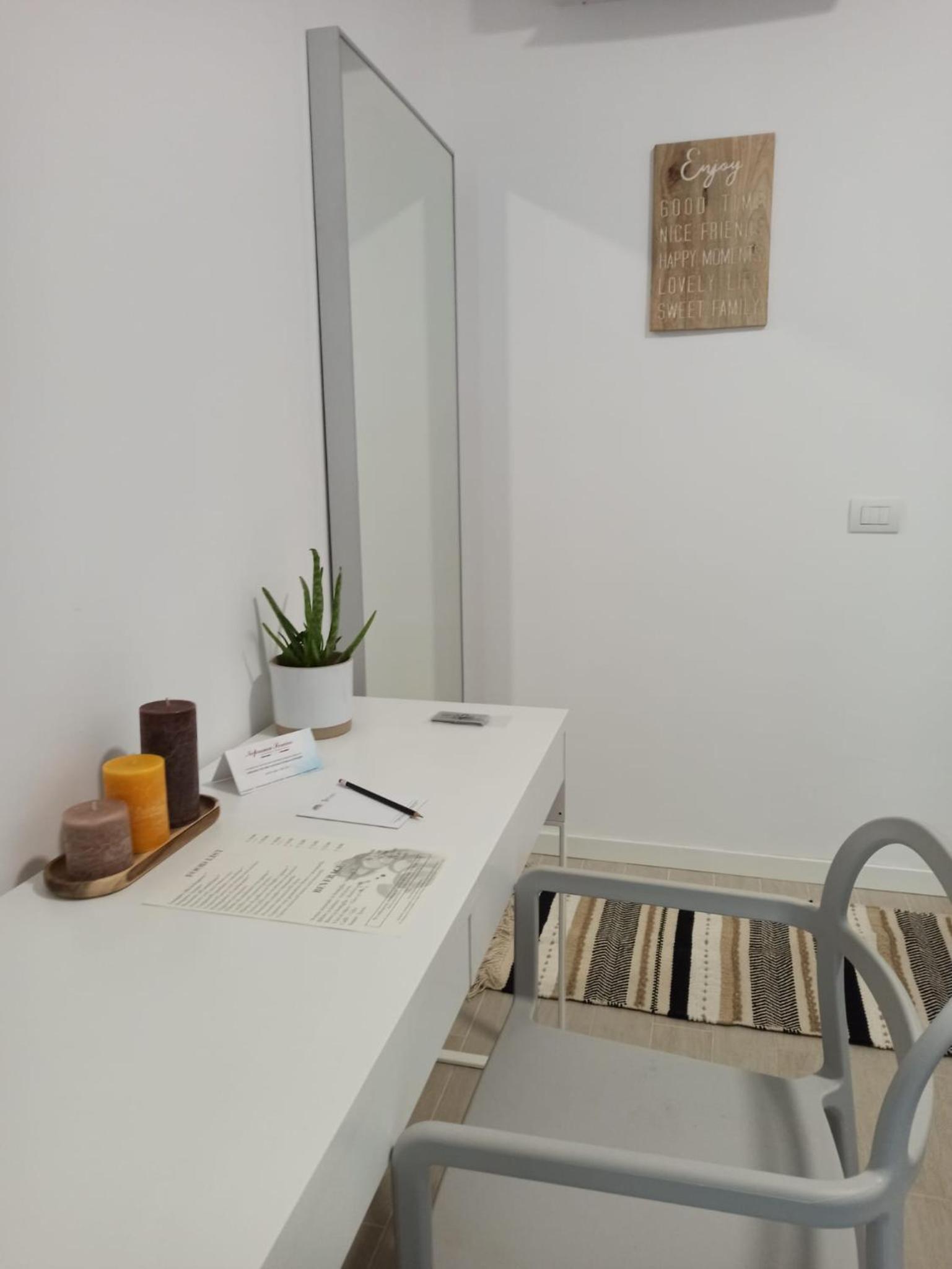 Studio - Annex - Photo 2
