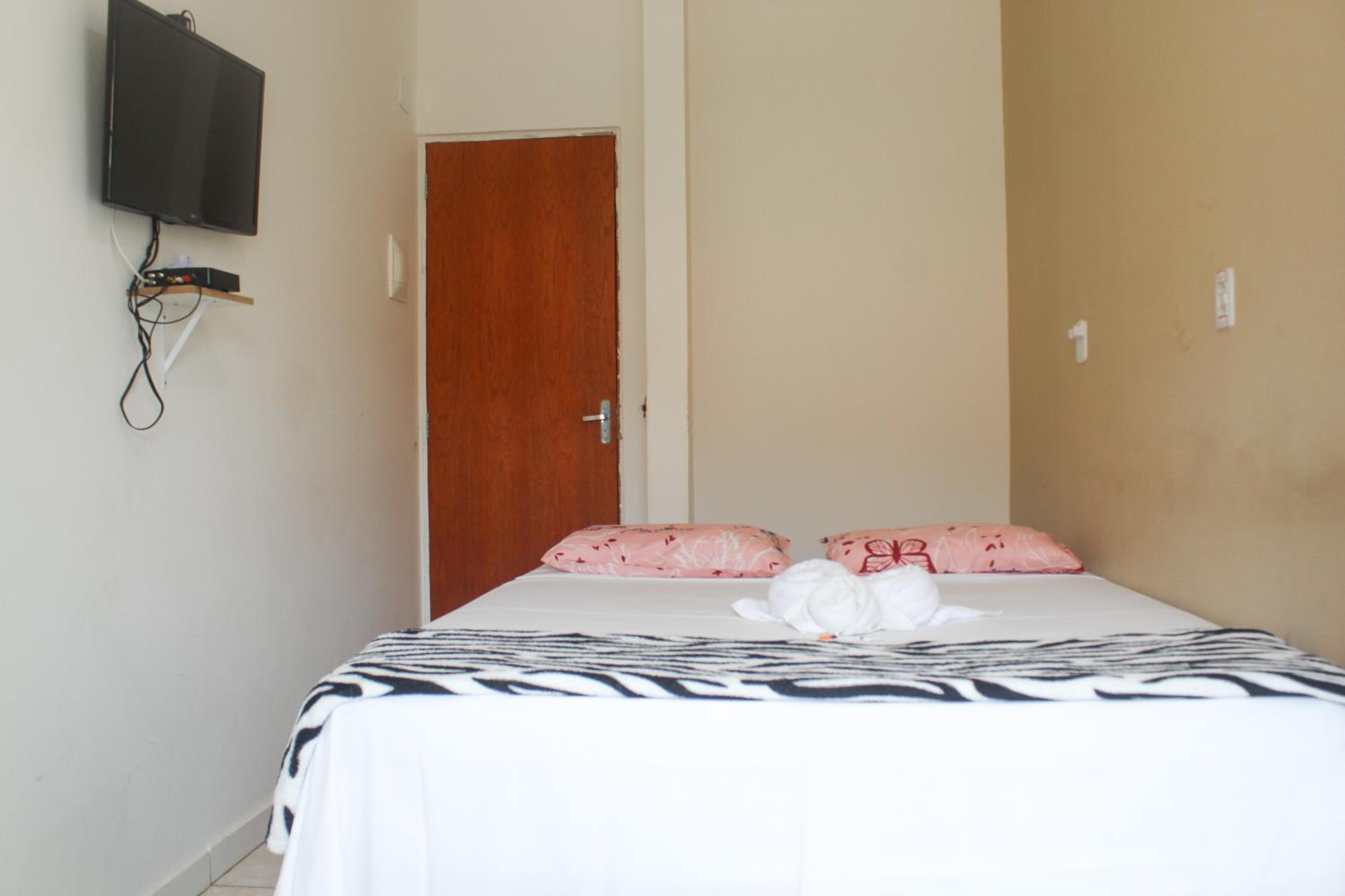 Double Room - Photo 7