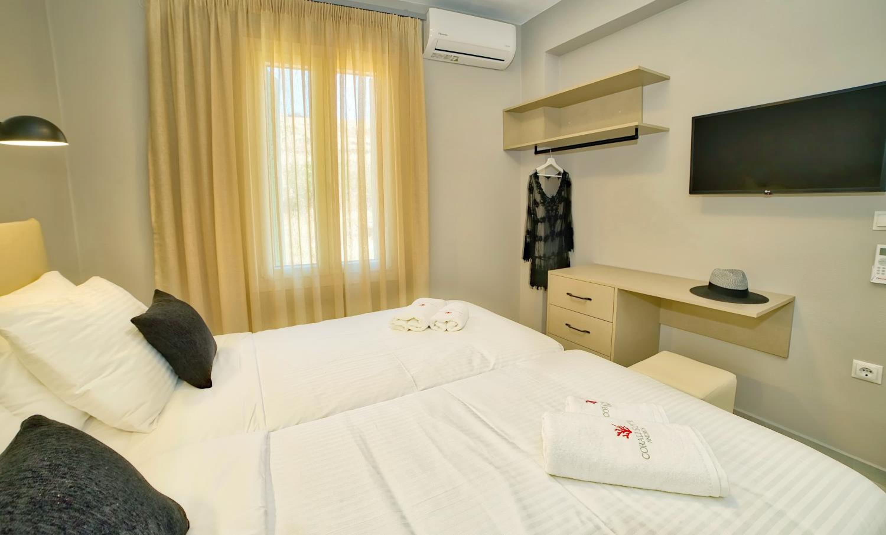 Suite with Sea View - Photo 22