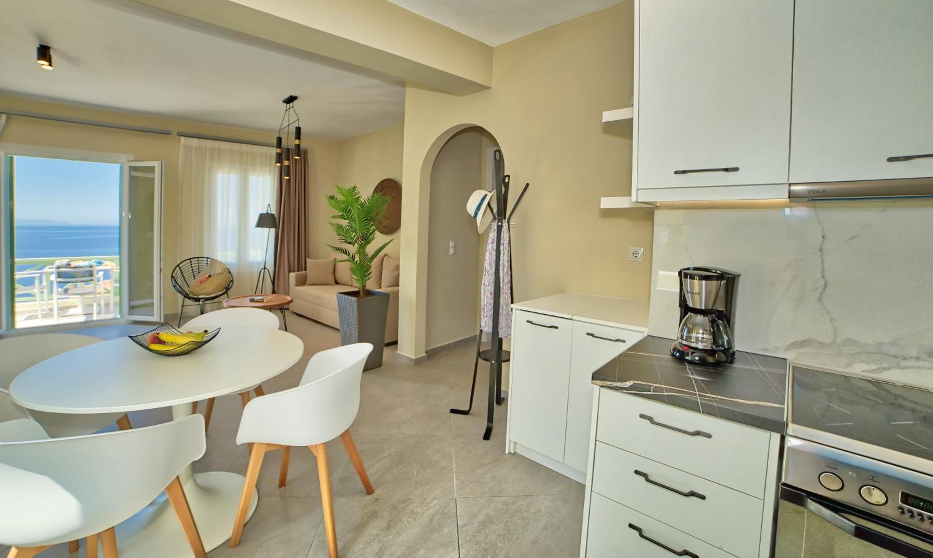 Suite with Sea View - Photo 20