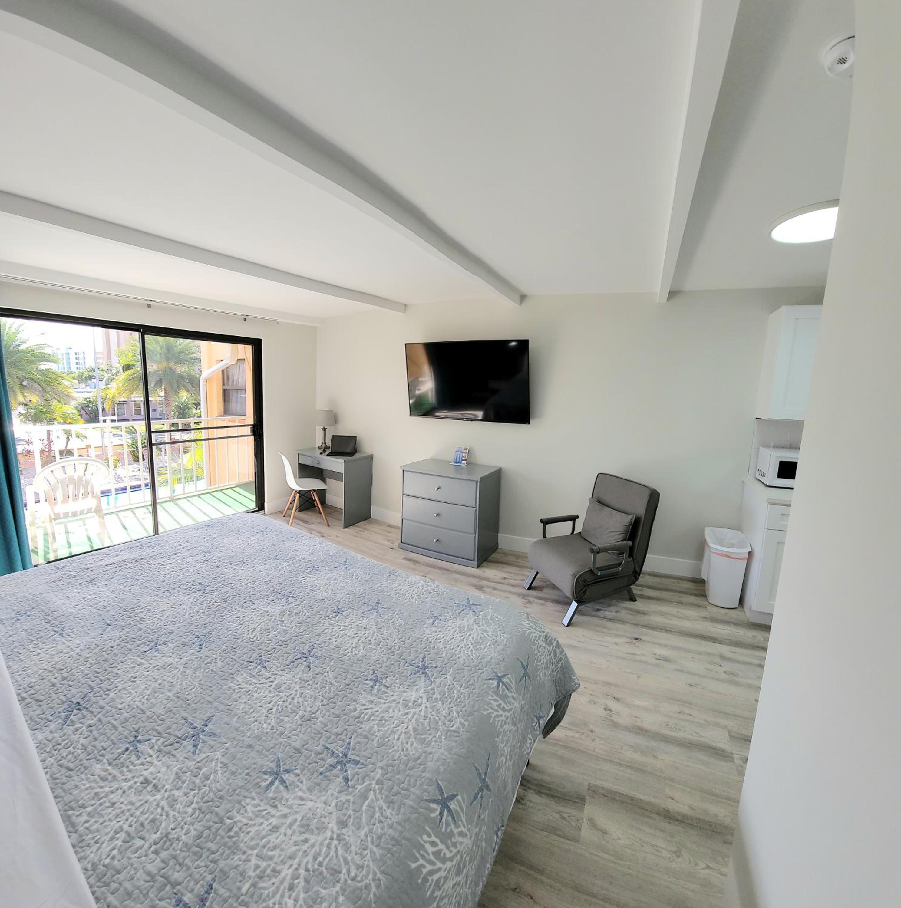 Standard King Room