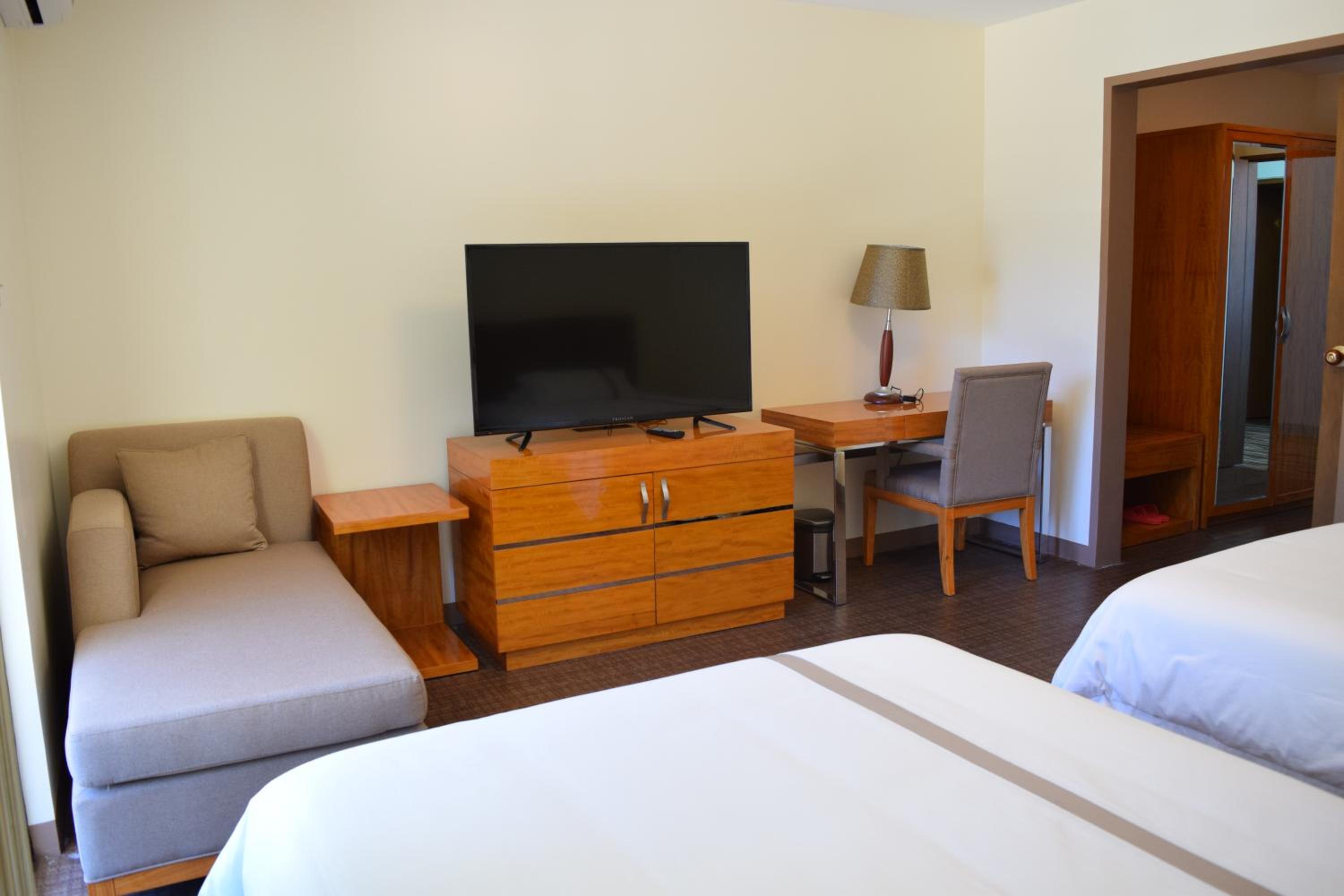 Deluxe Twin Room photo 2