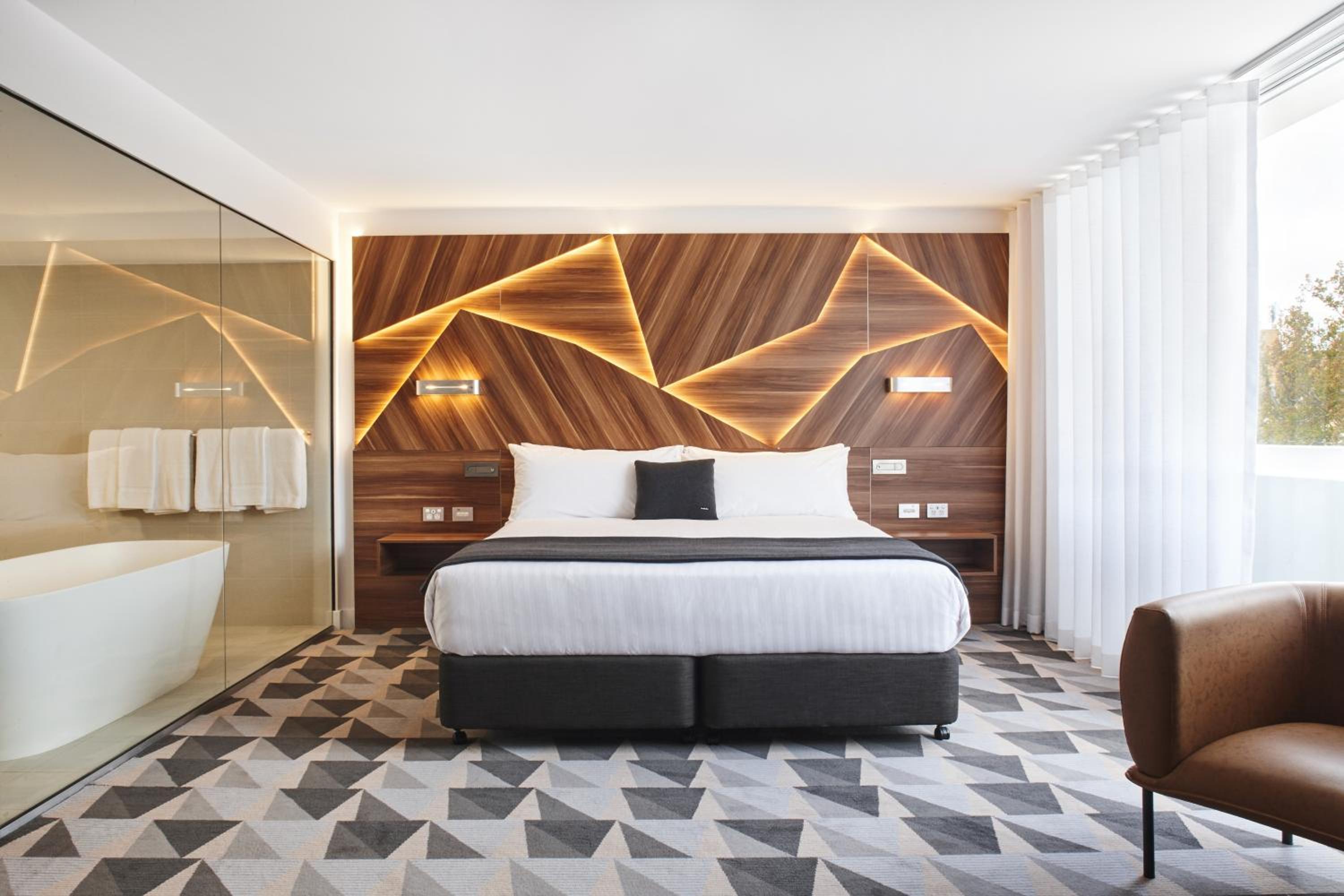 Premium King Room photo 3