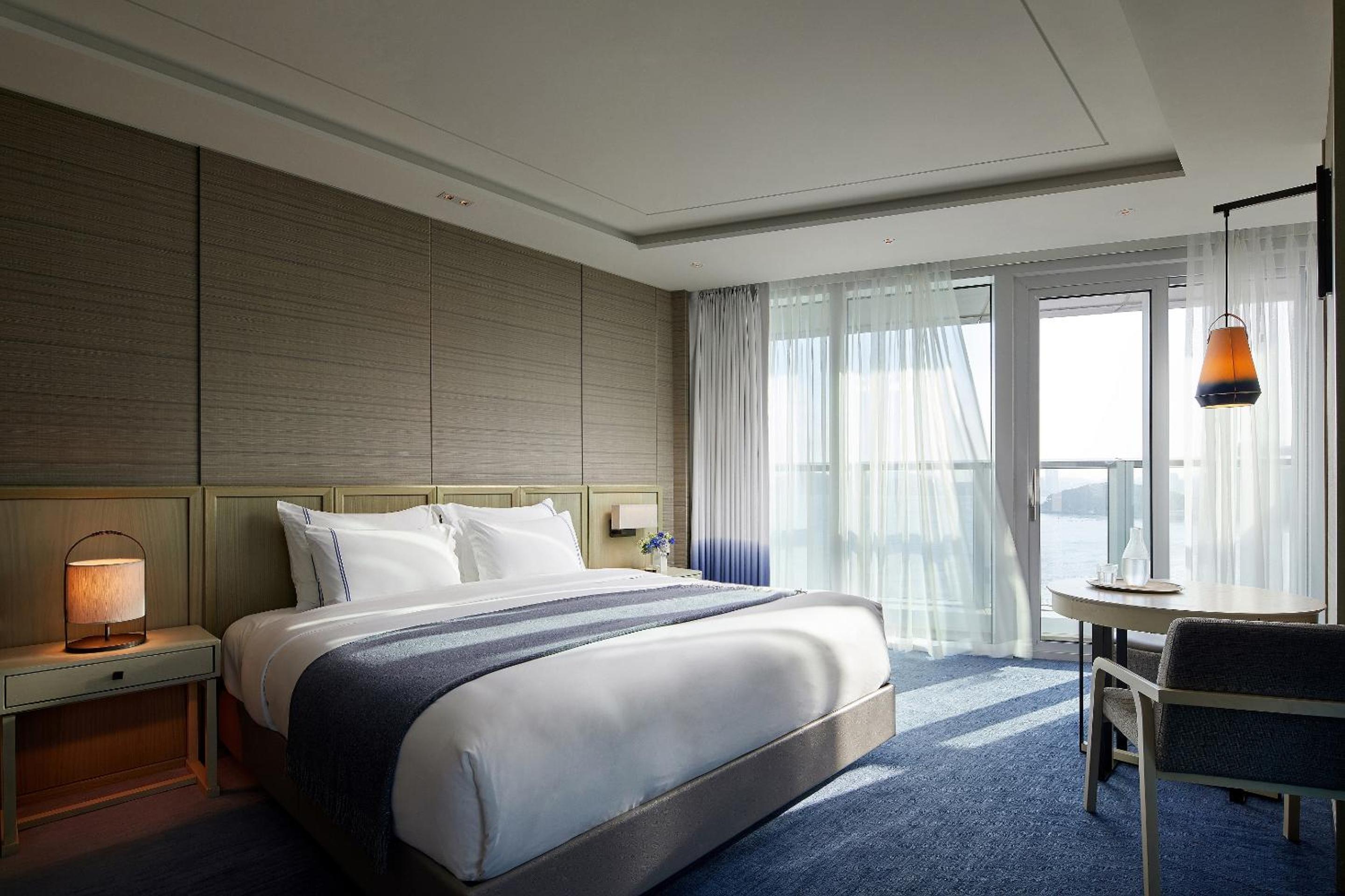 SIGNIEL Premier Double Room with Ocean View - Photo 1