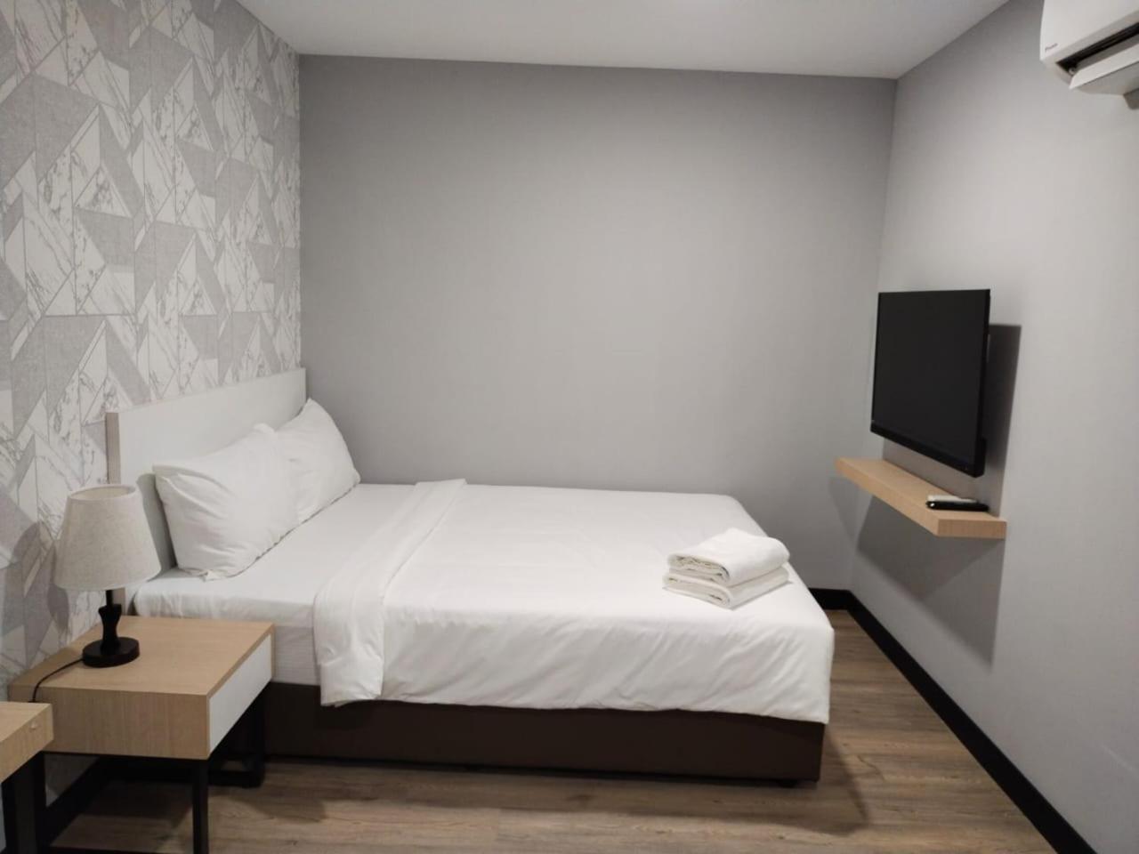 Standard Double Room - Photo 4