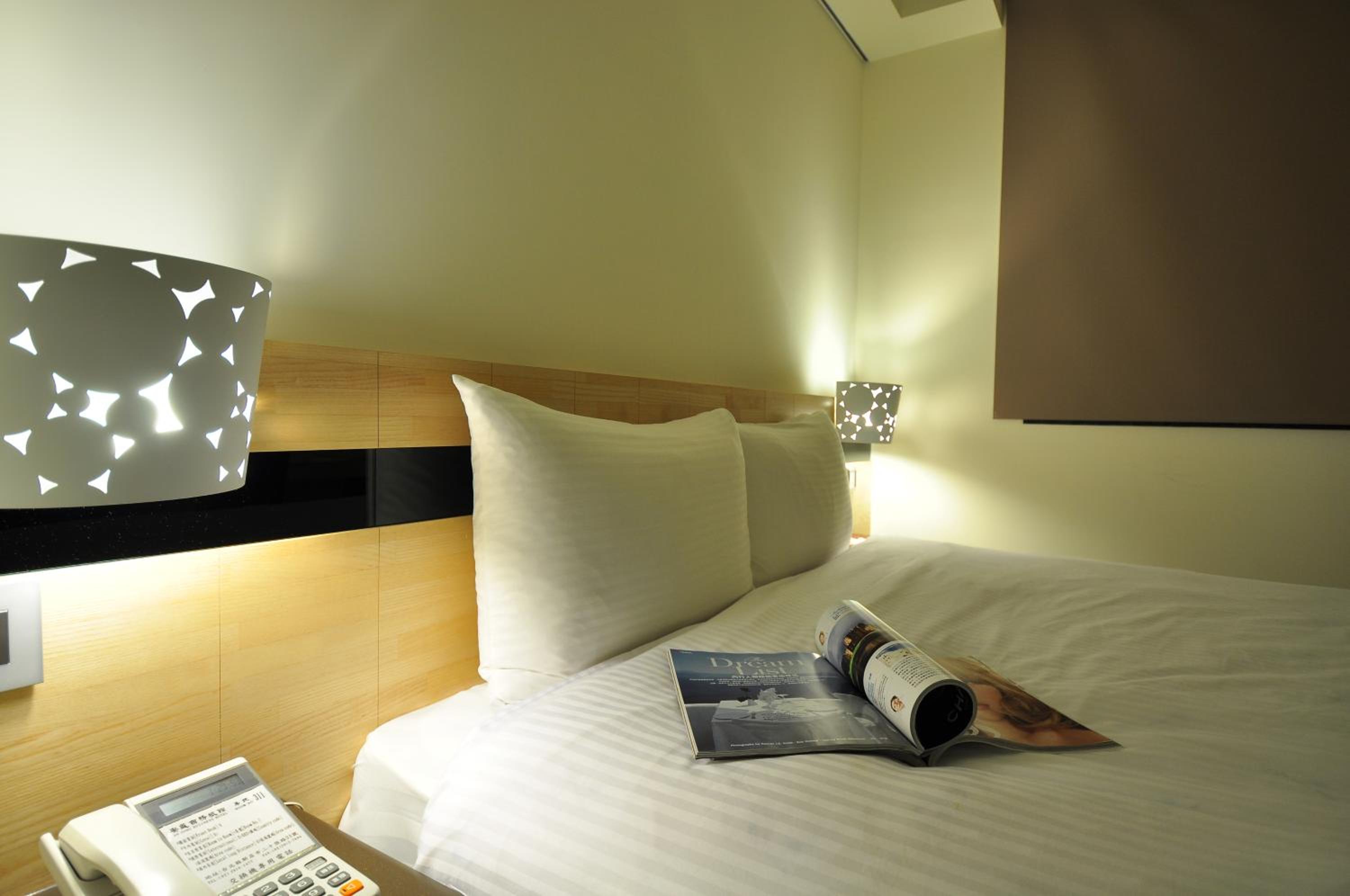 Standard Double Room - Photo 9